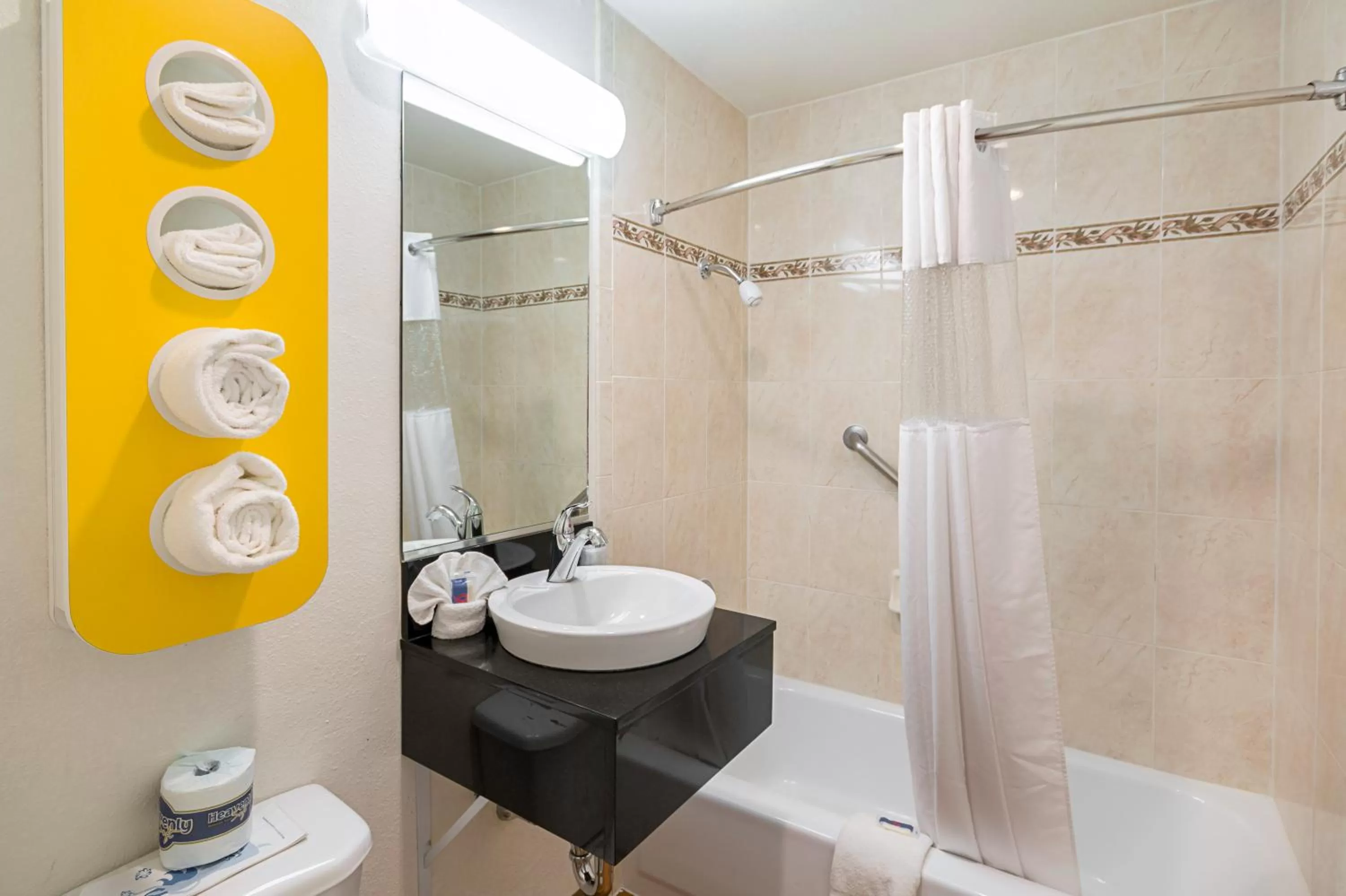 Bathroom in Motel 6-El Paso, TX - Airport - Fort Bliss