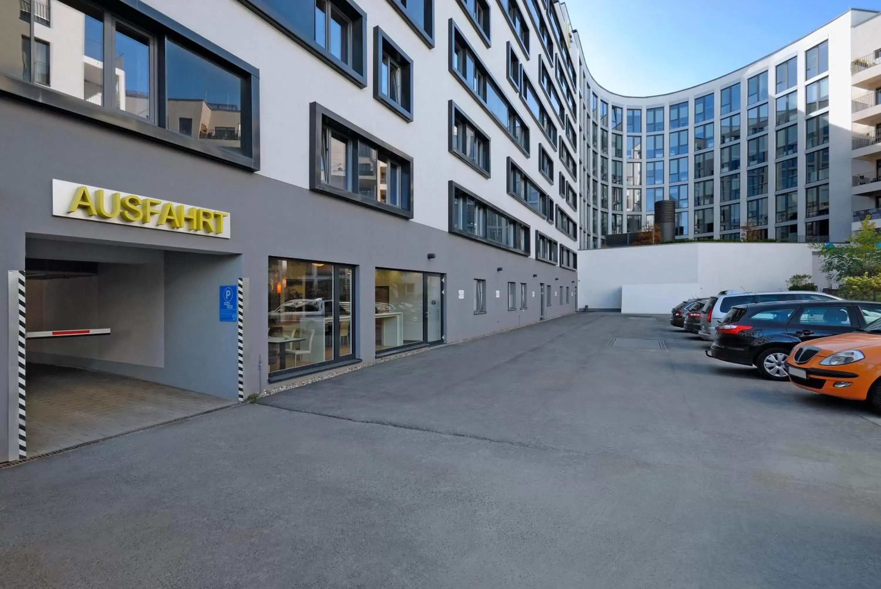 Property building in B&B Hotel Frankfurt City-Ost