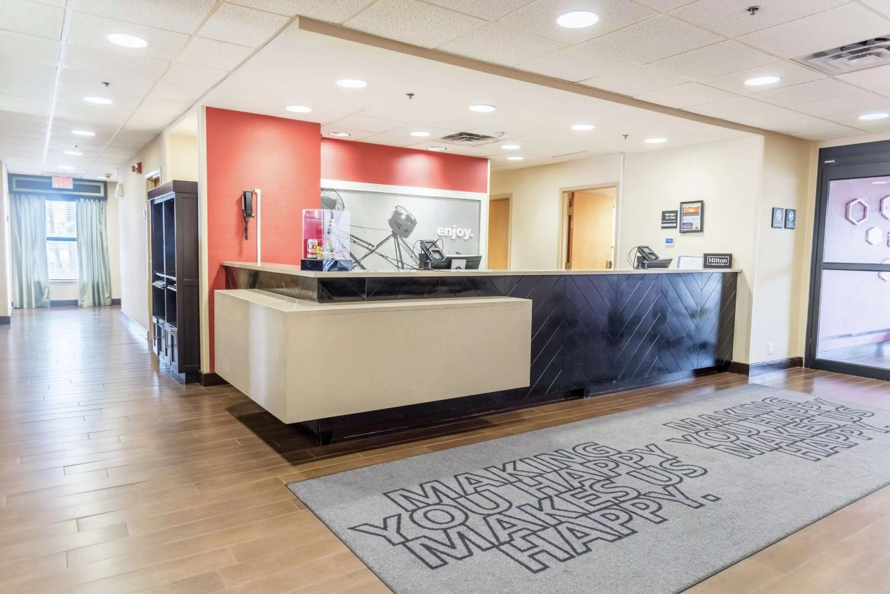 Lobby or reception in Hampton Inn Muskegon