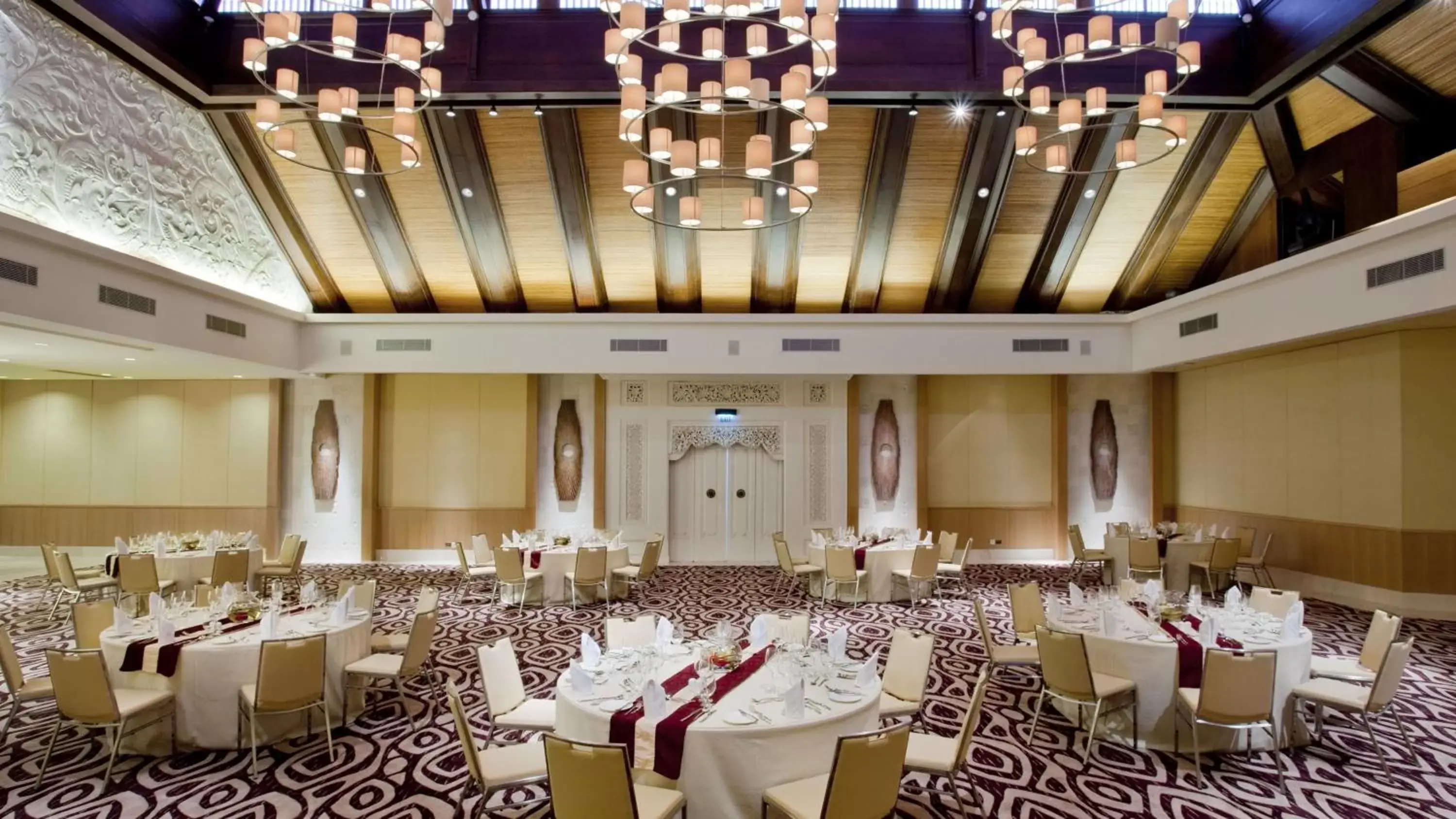 Banquet/Function facilities, Restaurant/Places to Eat in Holiday Inn Express Baruna, an IHG Hotel