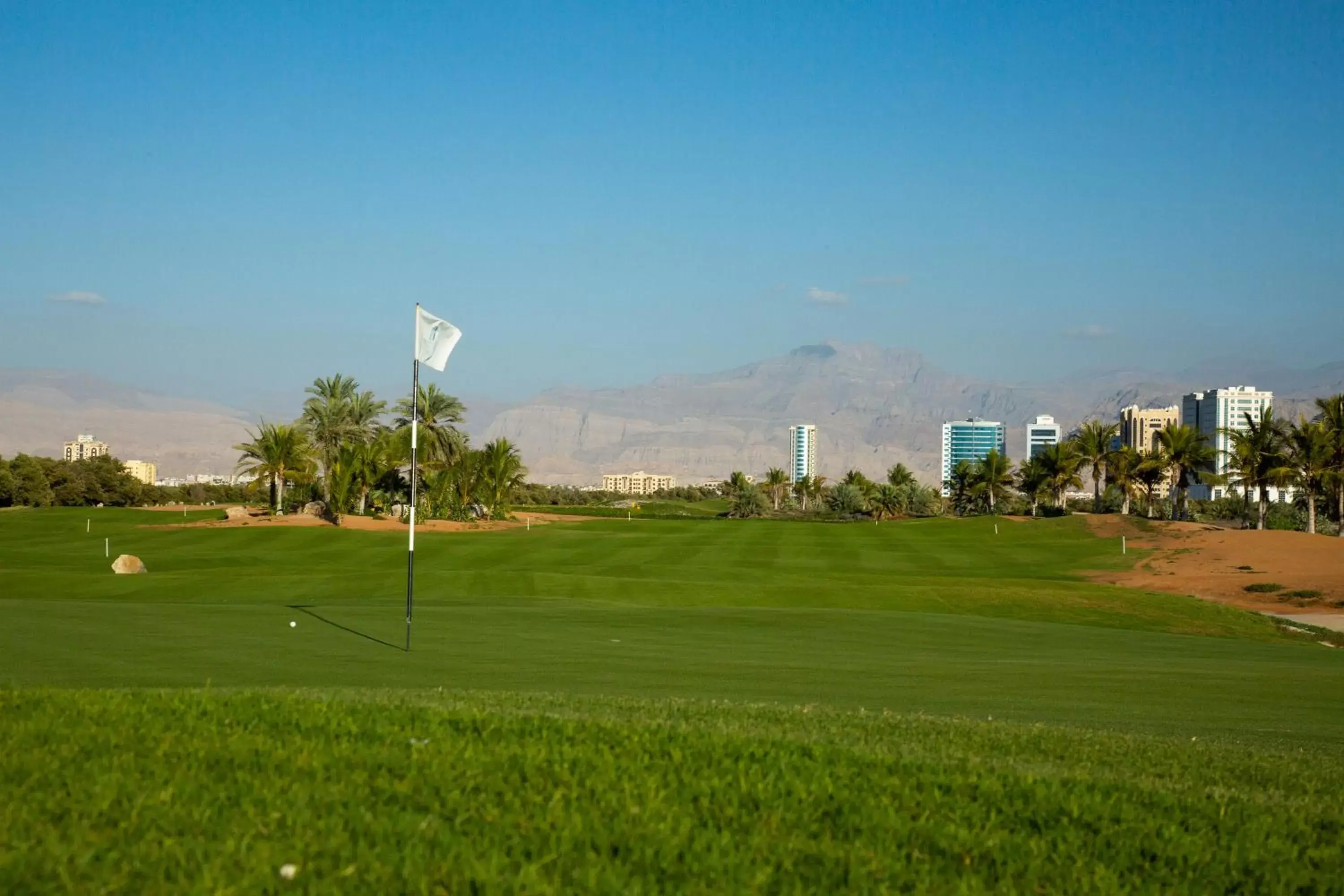 Golfcourse, Golf in Hilton Garden Inn Ras Al Khaimah