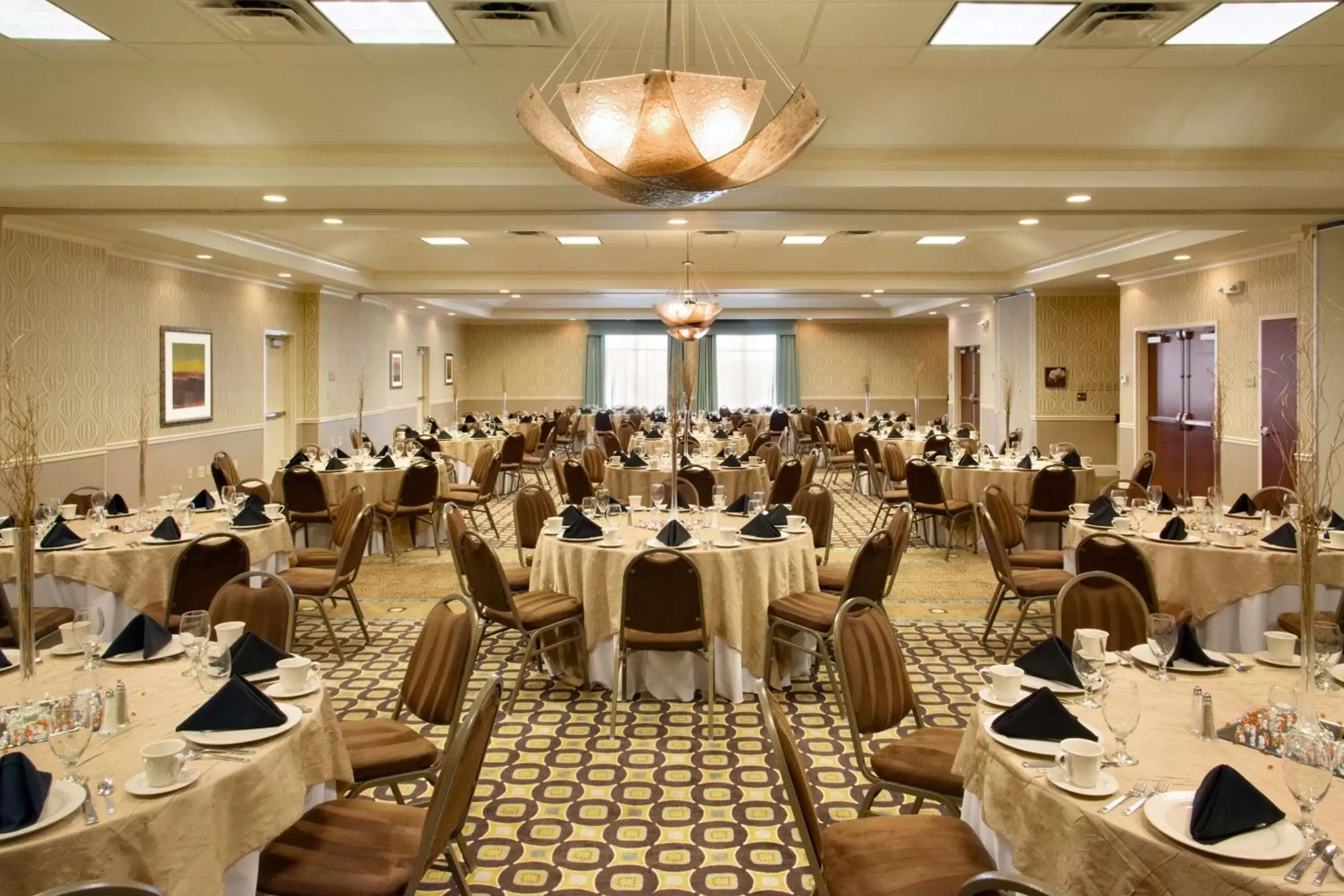 Meeting/conference room, Restaurant/Places to Eat in Hilton Garden Inn Cartersville