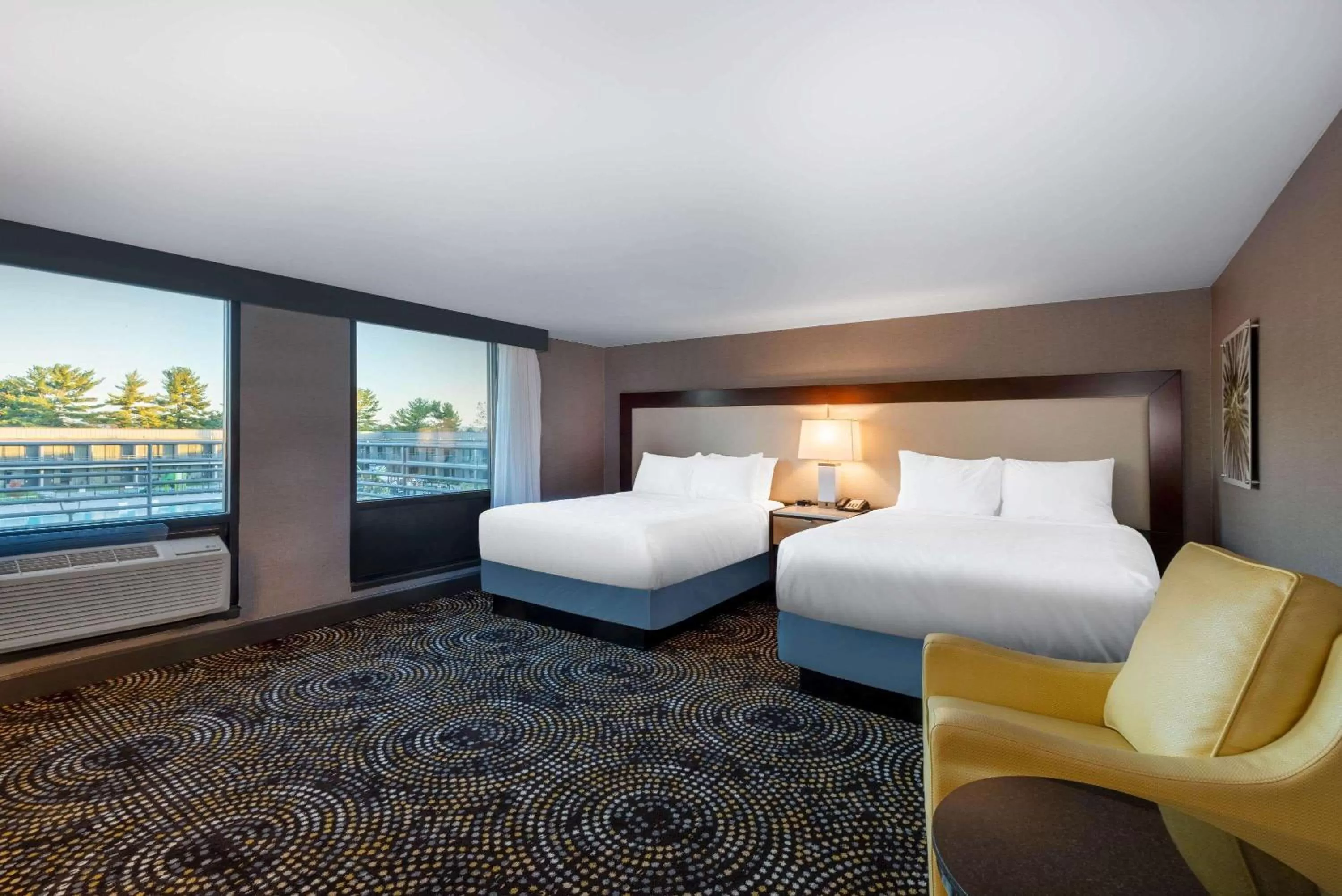 Photo of the whole room, Bed in Wyndham Lancaster Resort and Convention Center