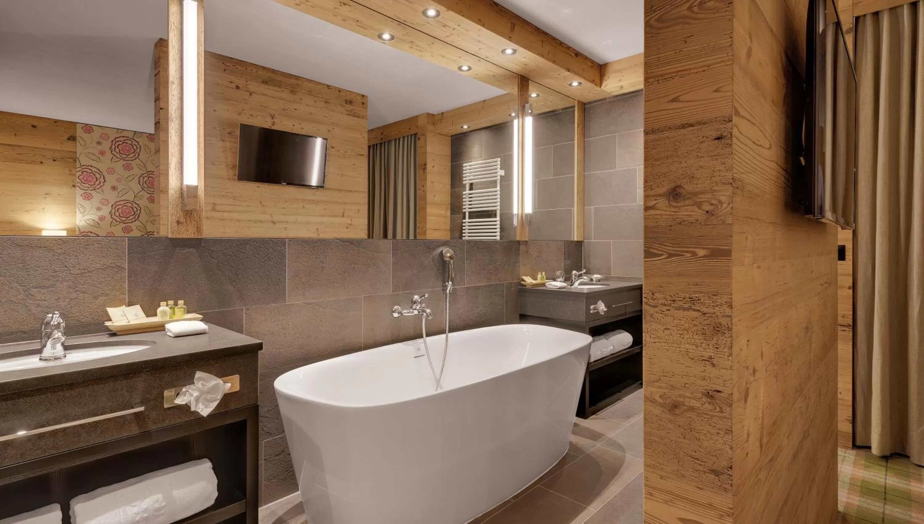 Bathroom in Morosani Schweizerhof