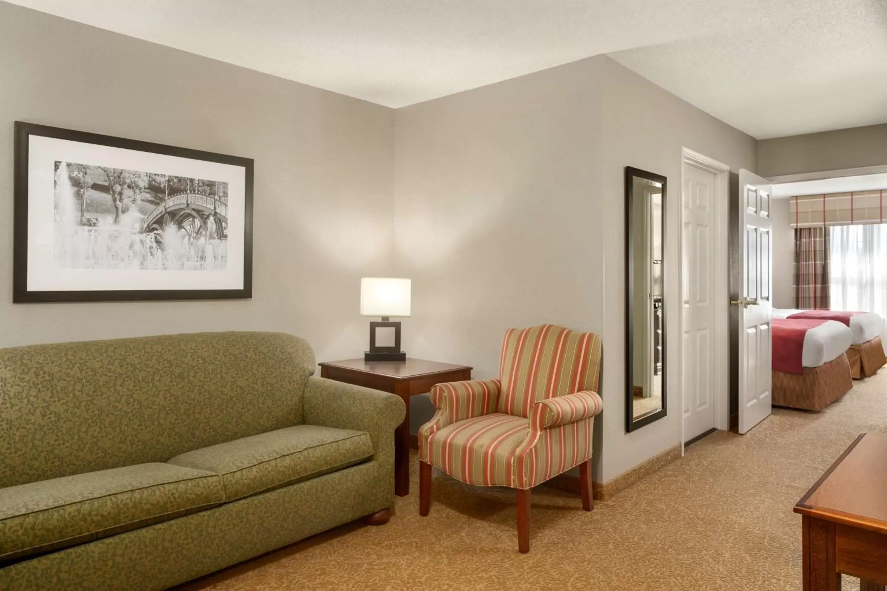 Photo of the whole room, Seating Area in Country Inn & Suites by Radisson, Louisville South, KY