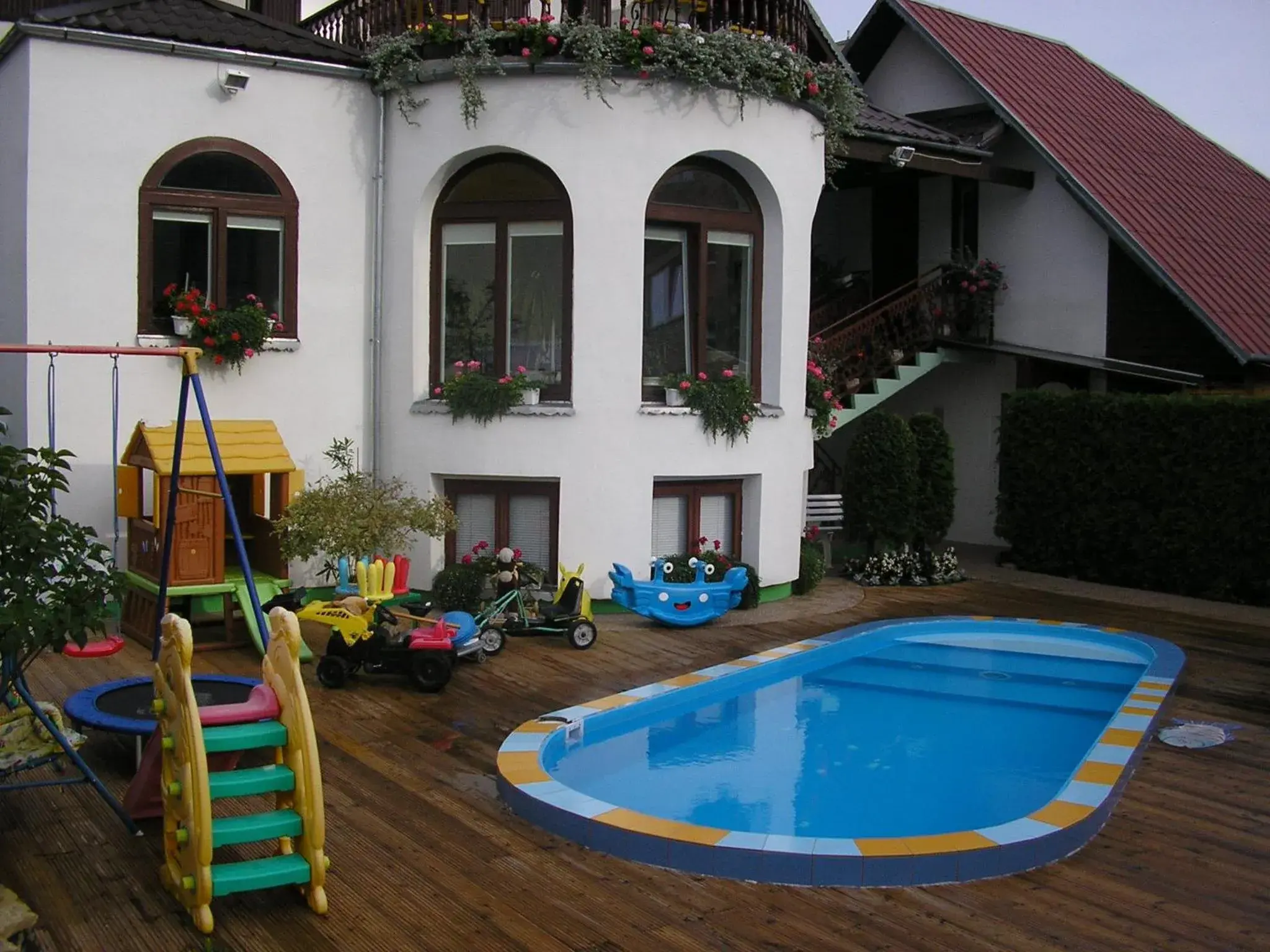 Children play ground, Swimming Pool in Po Kastonu