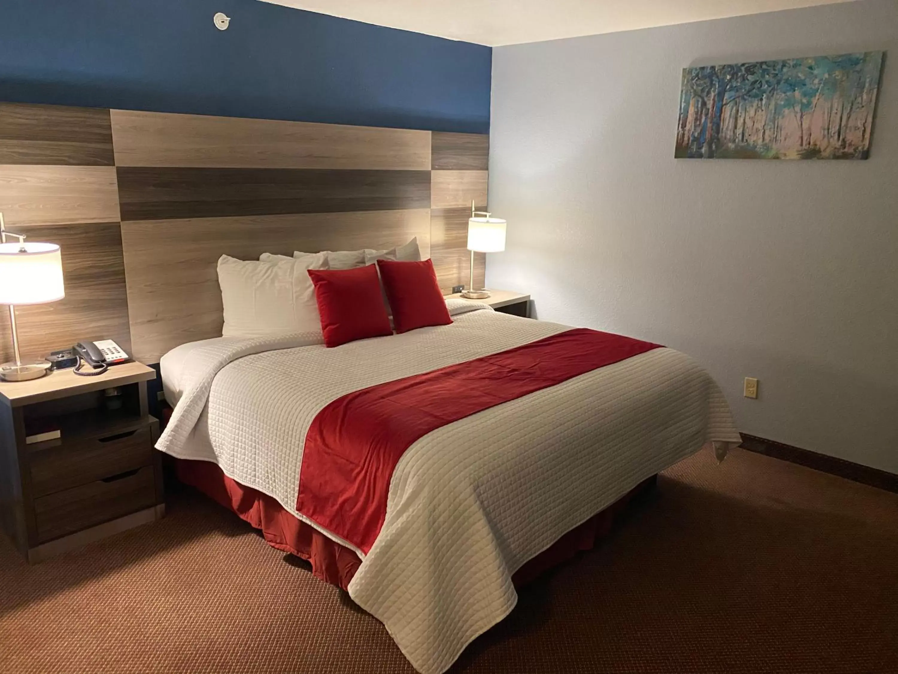 Bedroom, Bed in Garnett Hotel & RV Park