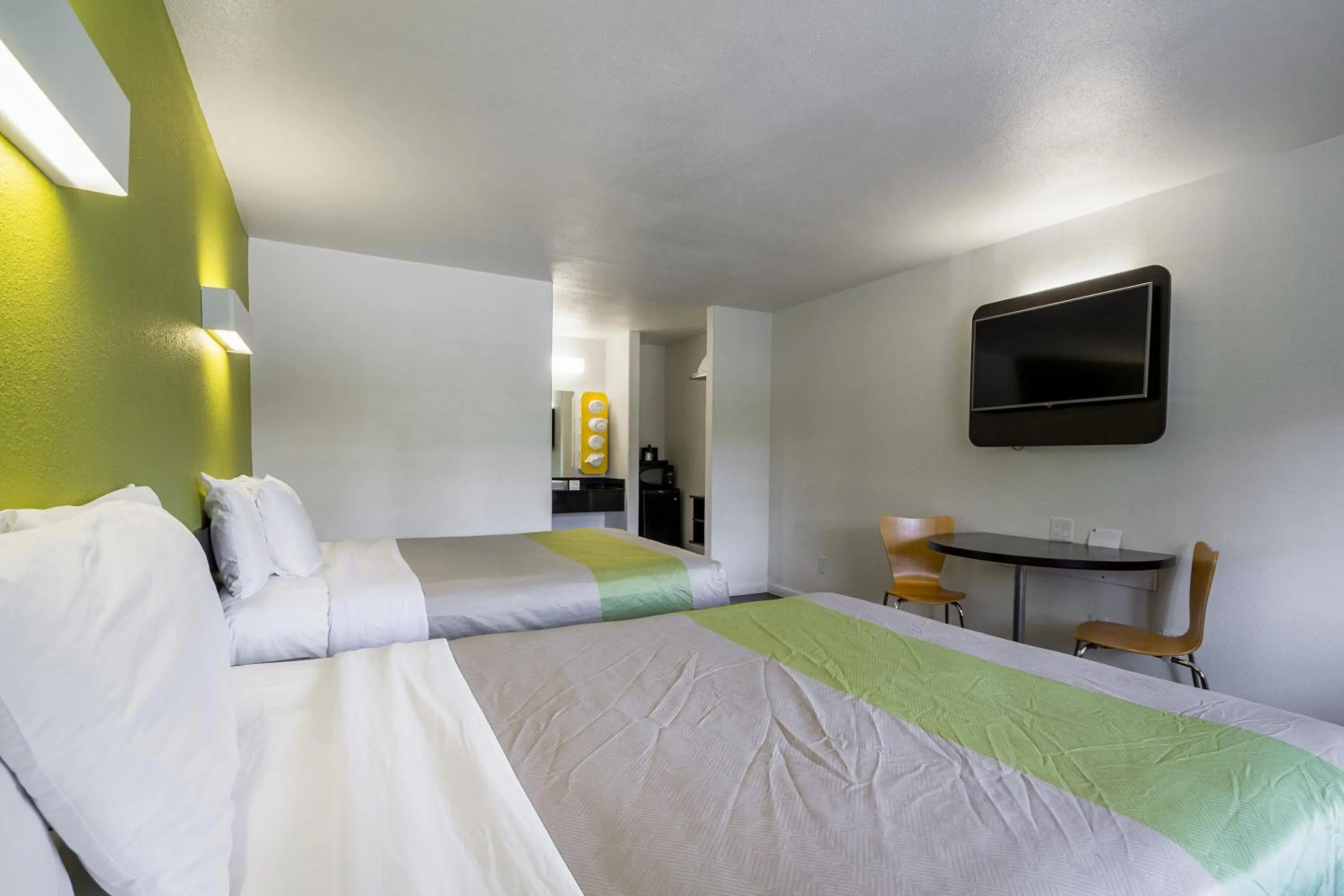 TV and multimedia, Bed in Fisherman's Cove Inn