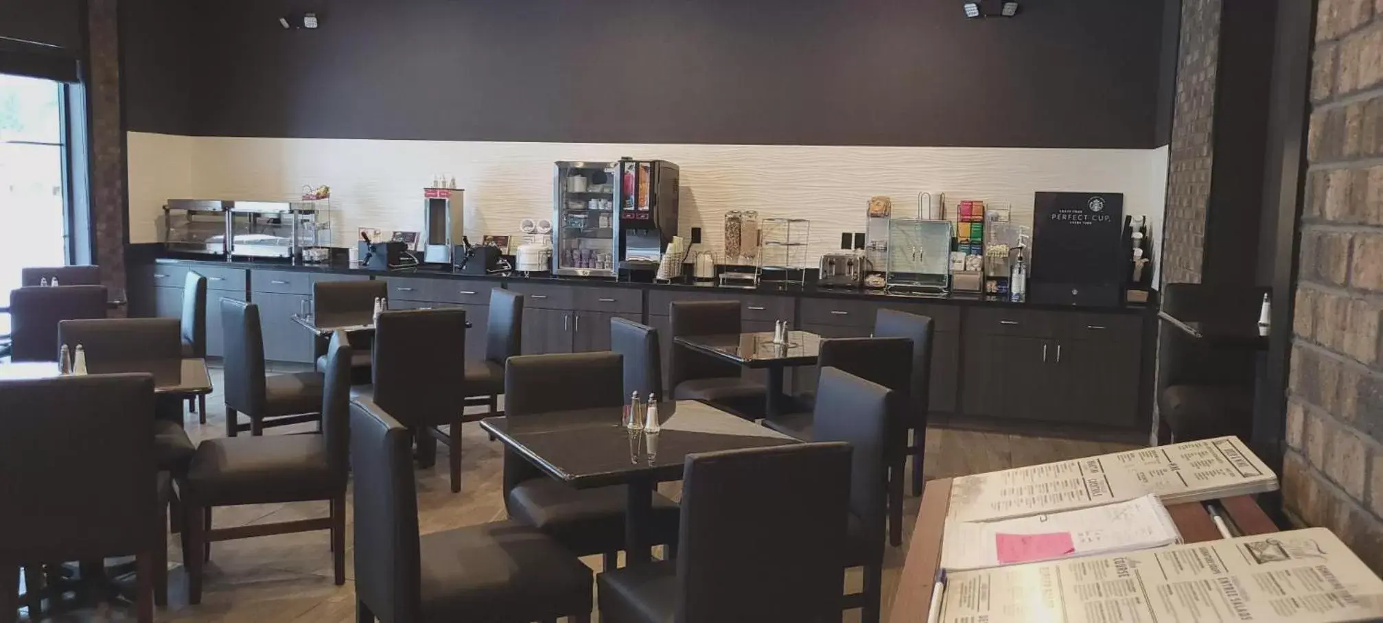 Breakfast in Cobblestone Hotel & Suites International Falls Breakfast in Cobblestone Hotel & Suites International Falls