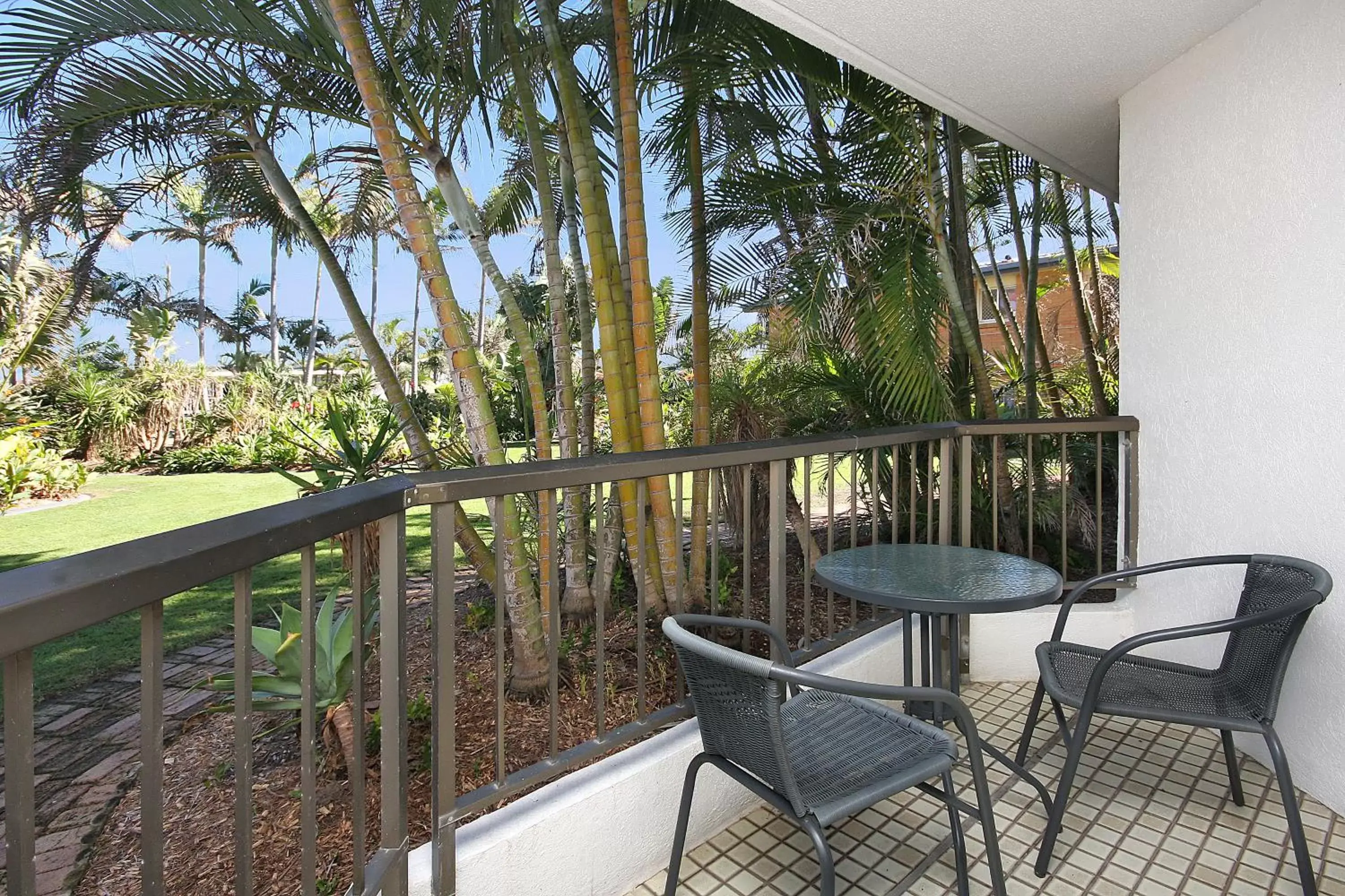 Garden, Balcony/Terrace in Spindrift on the Beach - Absolute Beachfront