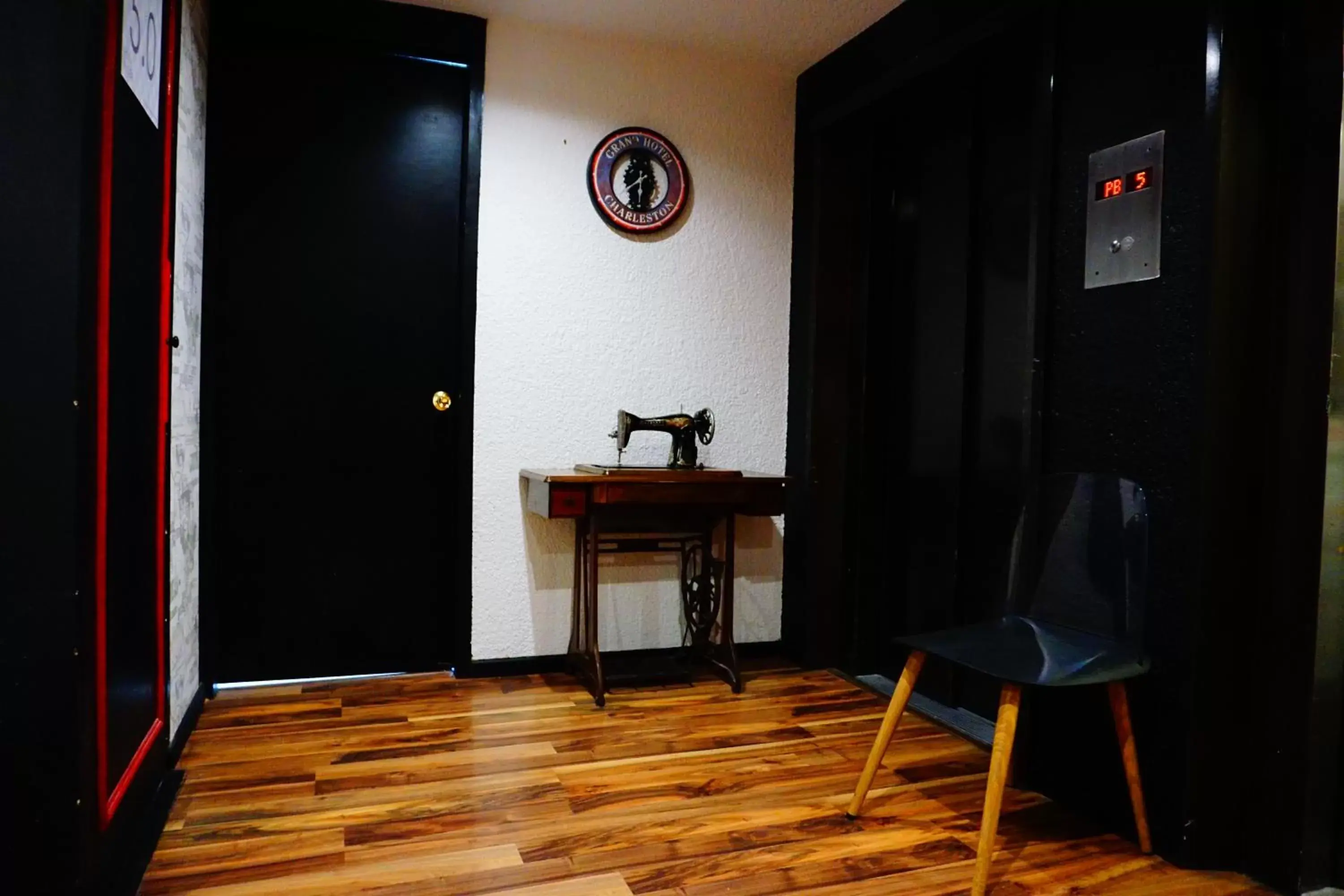 Property building, TV/Entertainment Center in Hotel Black Mexico City