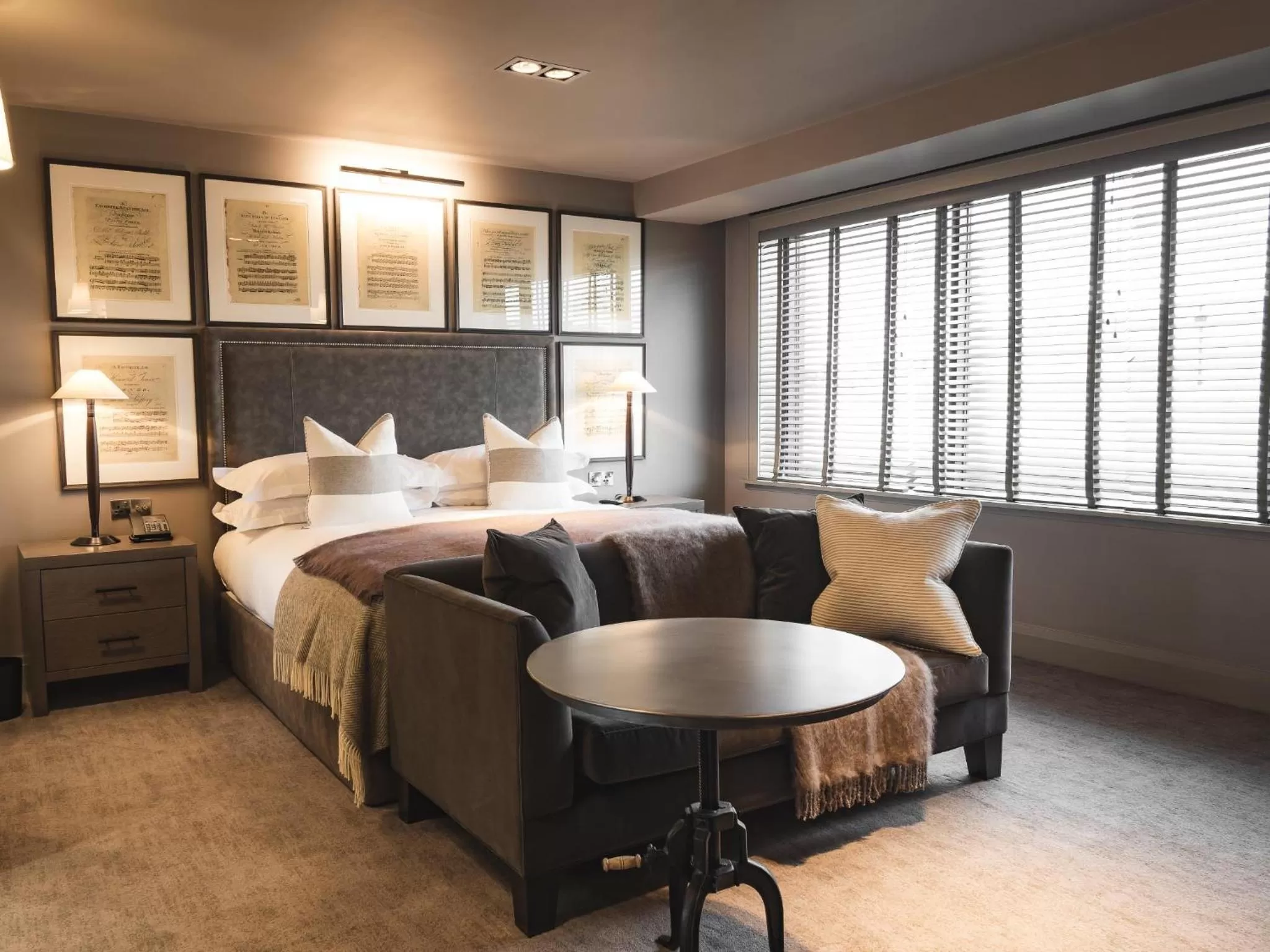 Seating area, Bed in Dakota Leeds