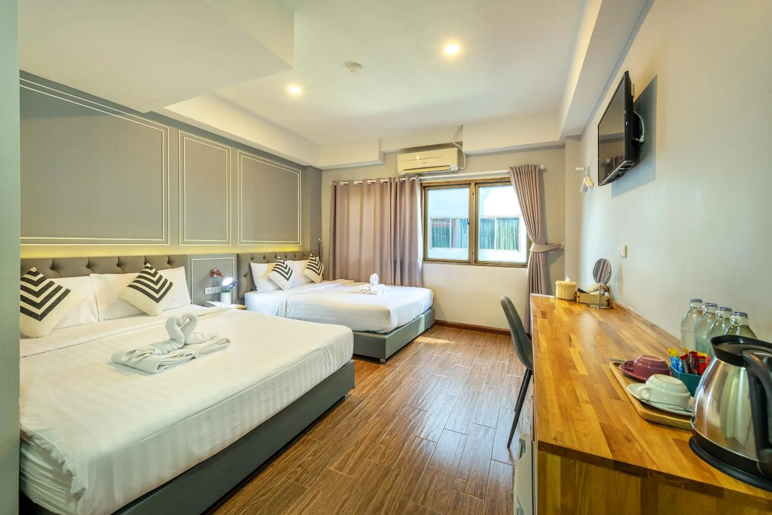 Bedroom in De Lavender Bangkok Hotel