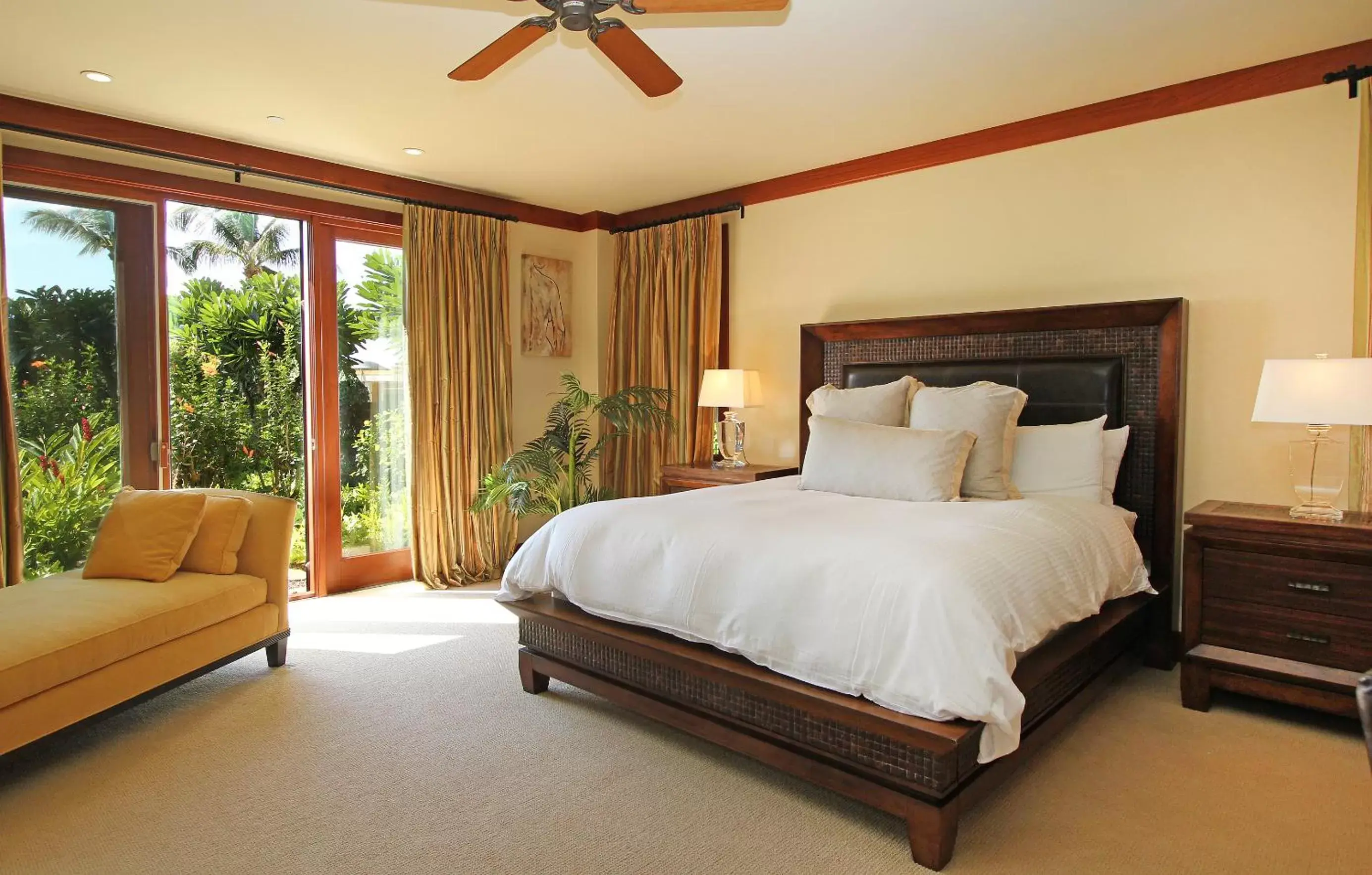 Bed in Wailea Beach Villas, a Destination by Hyatt Residence