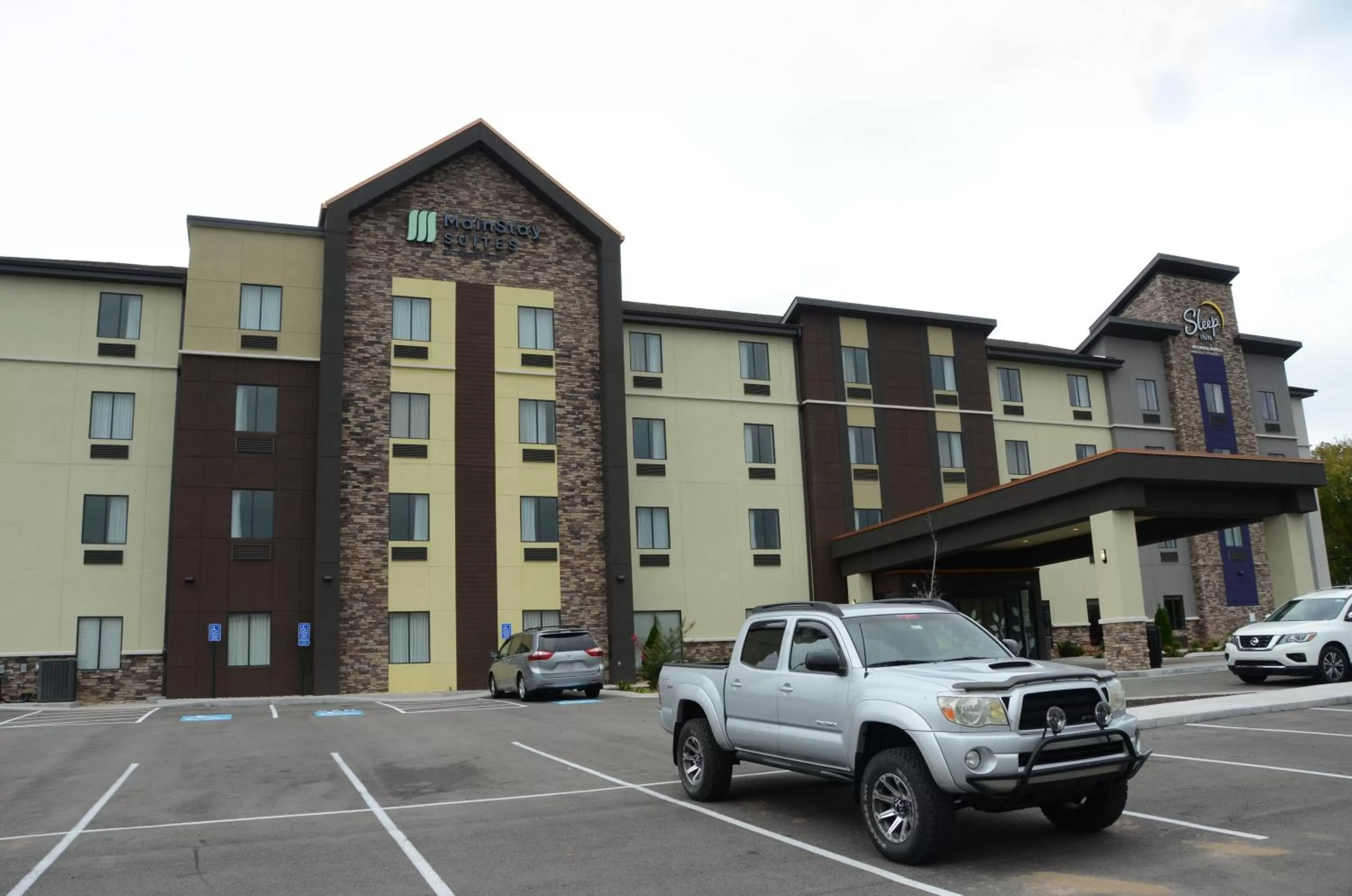 Property building in MainStay Suites Bowling Green North