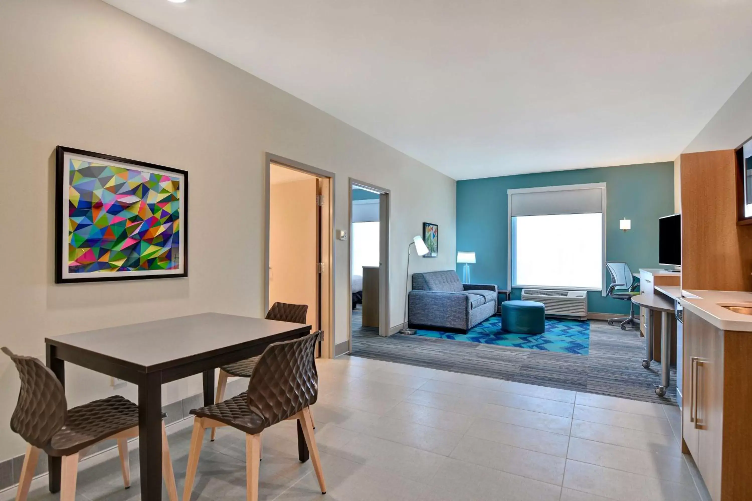 Bedroom, Dining Area in Home2 Suites By Hilton Savannah Midtown, Ga