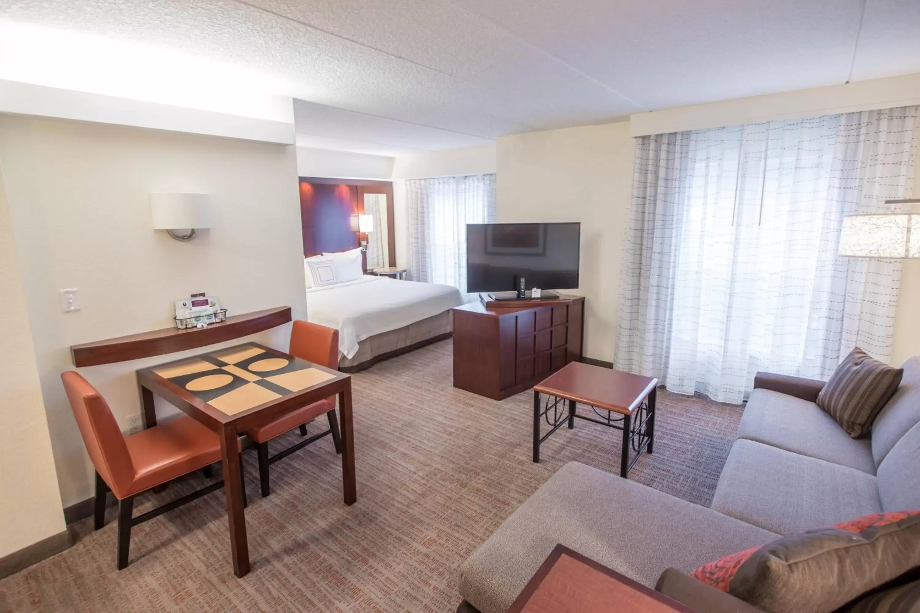 Photo of the whole room, Seating Area in Residence Inn by Marriott Amelia Island