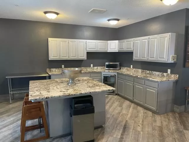 River Hills Hotel- Mankato