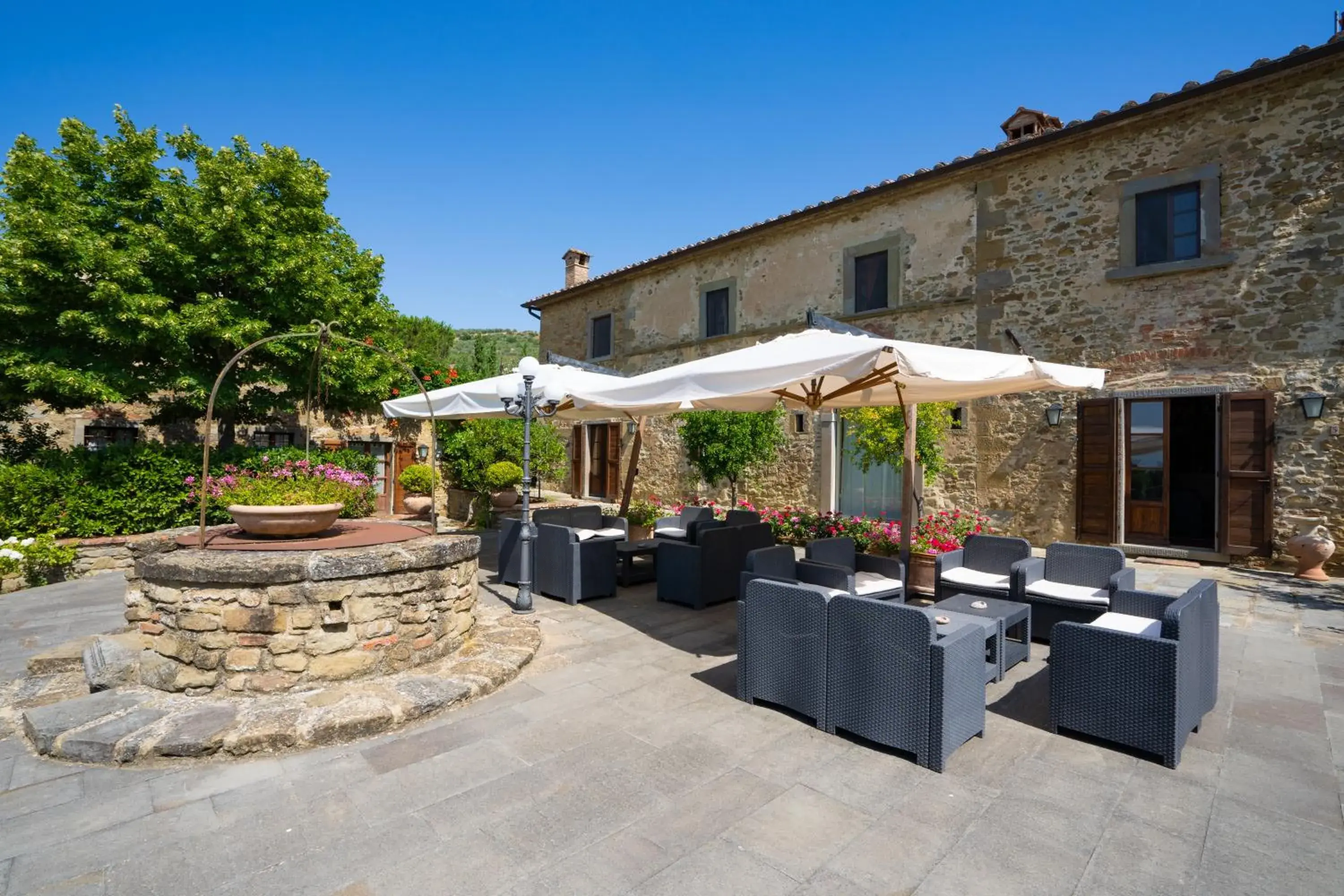 Facade/entrance in Relais Borgo San Pietro