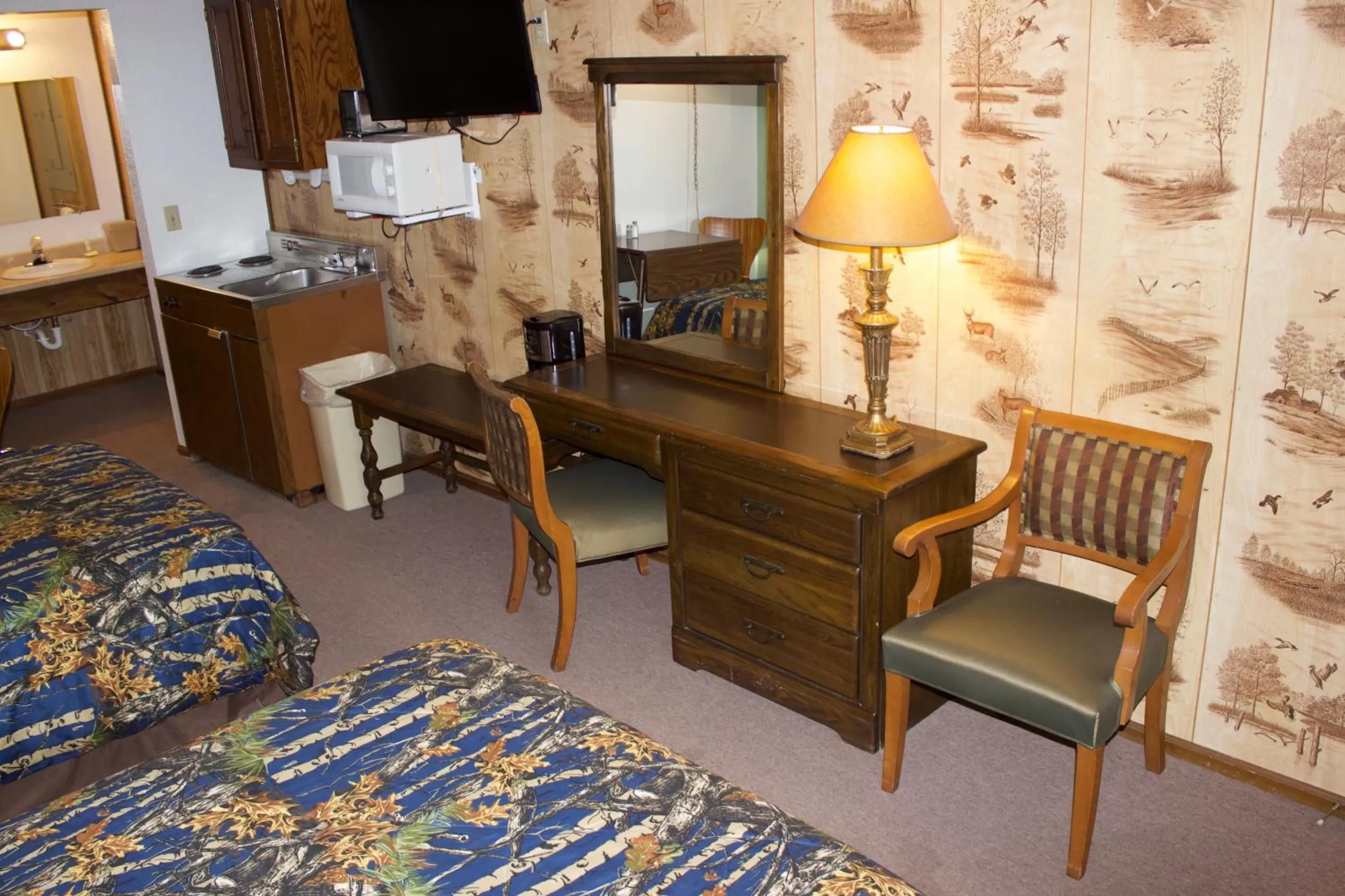 TV and multimedia, Bed in Hidden Lake Resort