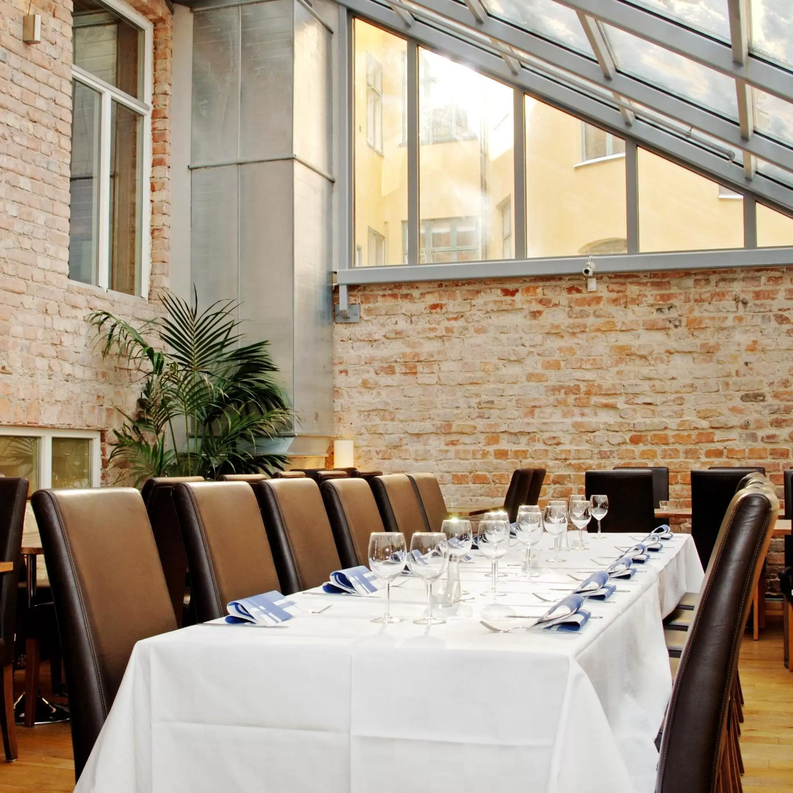 Banquet/Function facilities, Restaurant/Places to Eat in Hotel Hellsten