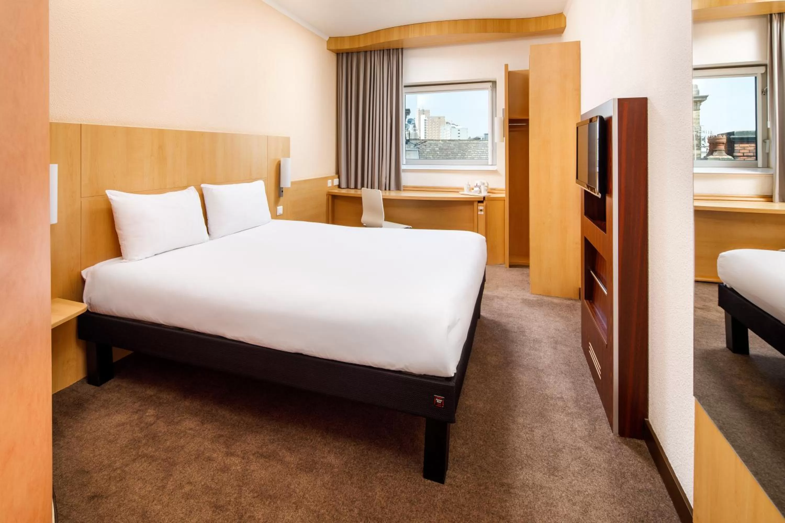 Bed in ibis Nottingham Centre