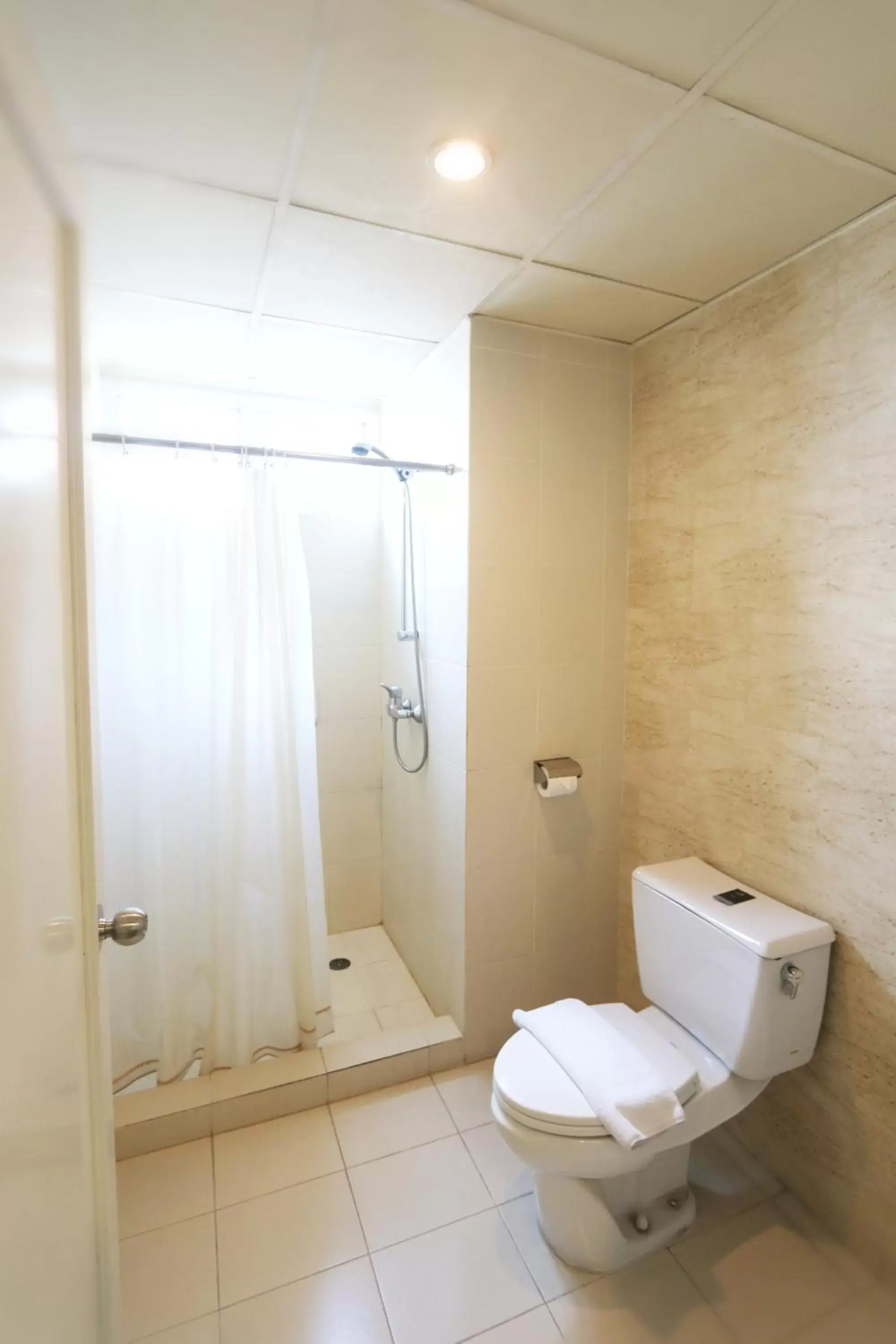 Shower, Bathroom in Java Paragon Hotel & Residences