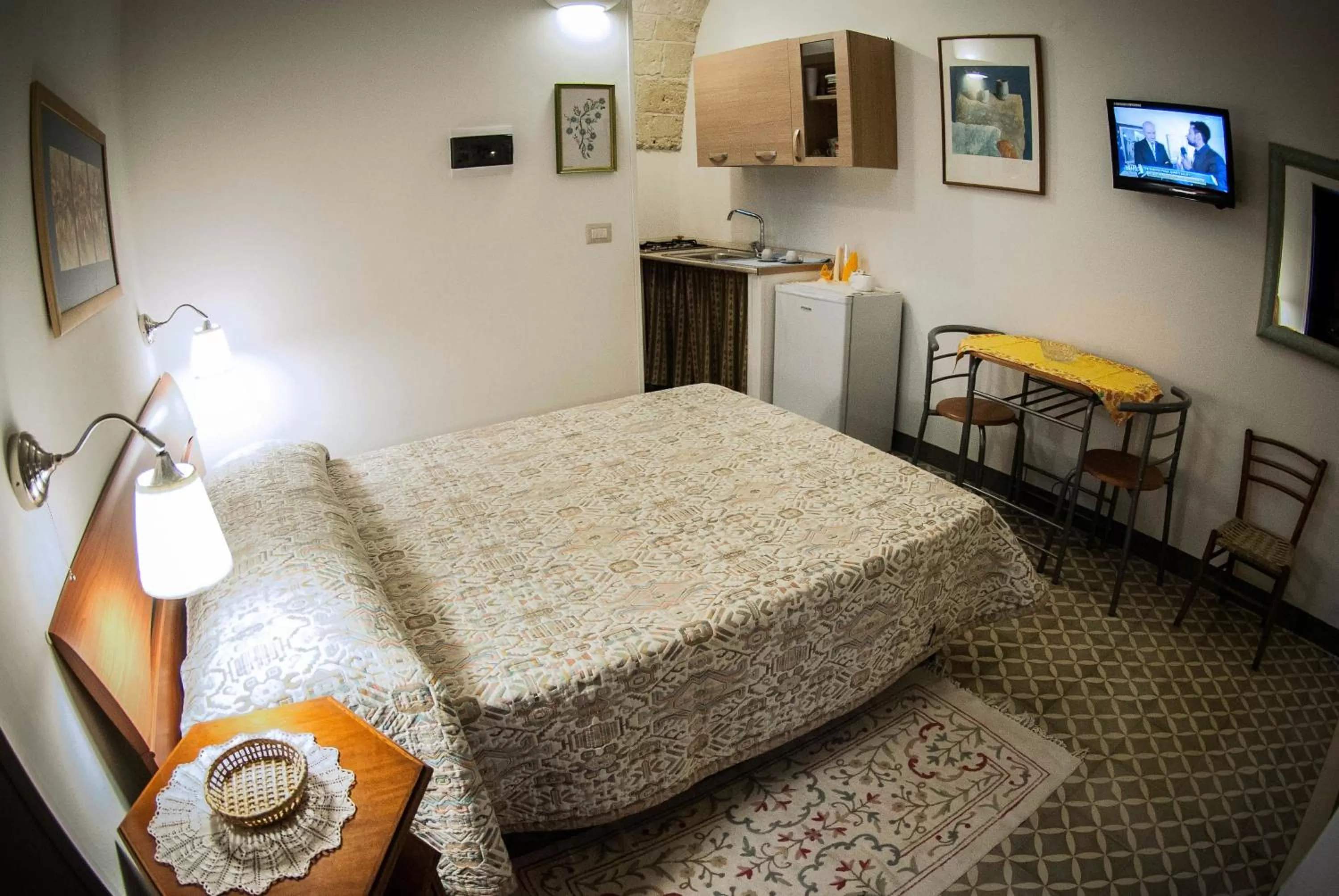 TV and multimedia, Bed in B&B a Casa della Nonna Uccia