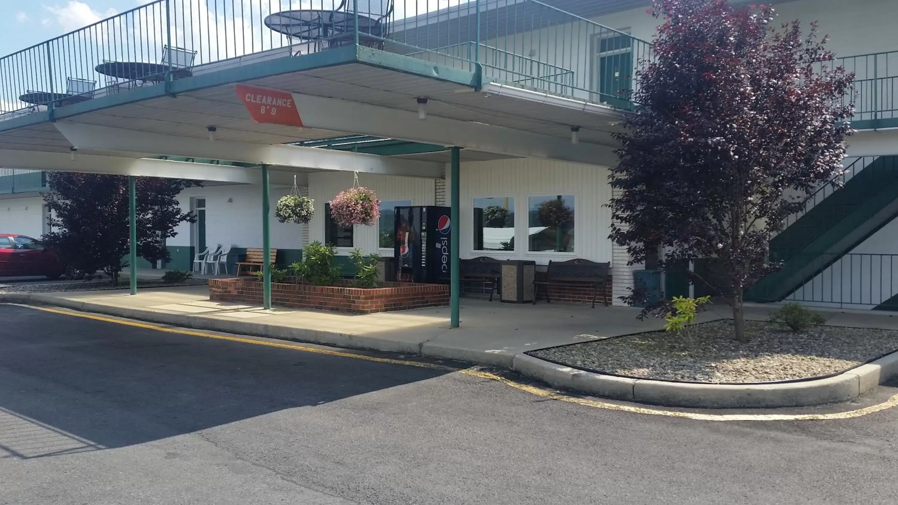 Facade/entrance in Huntingdon Motor Inn