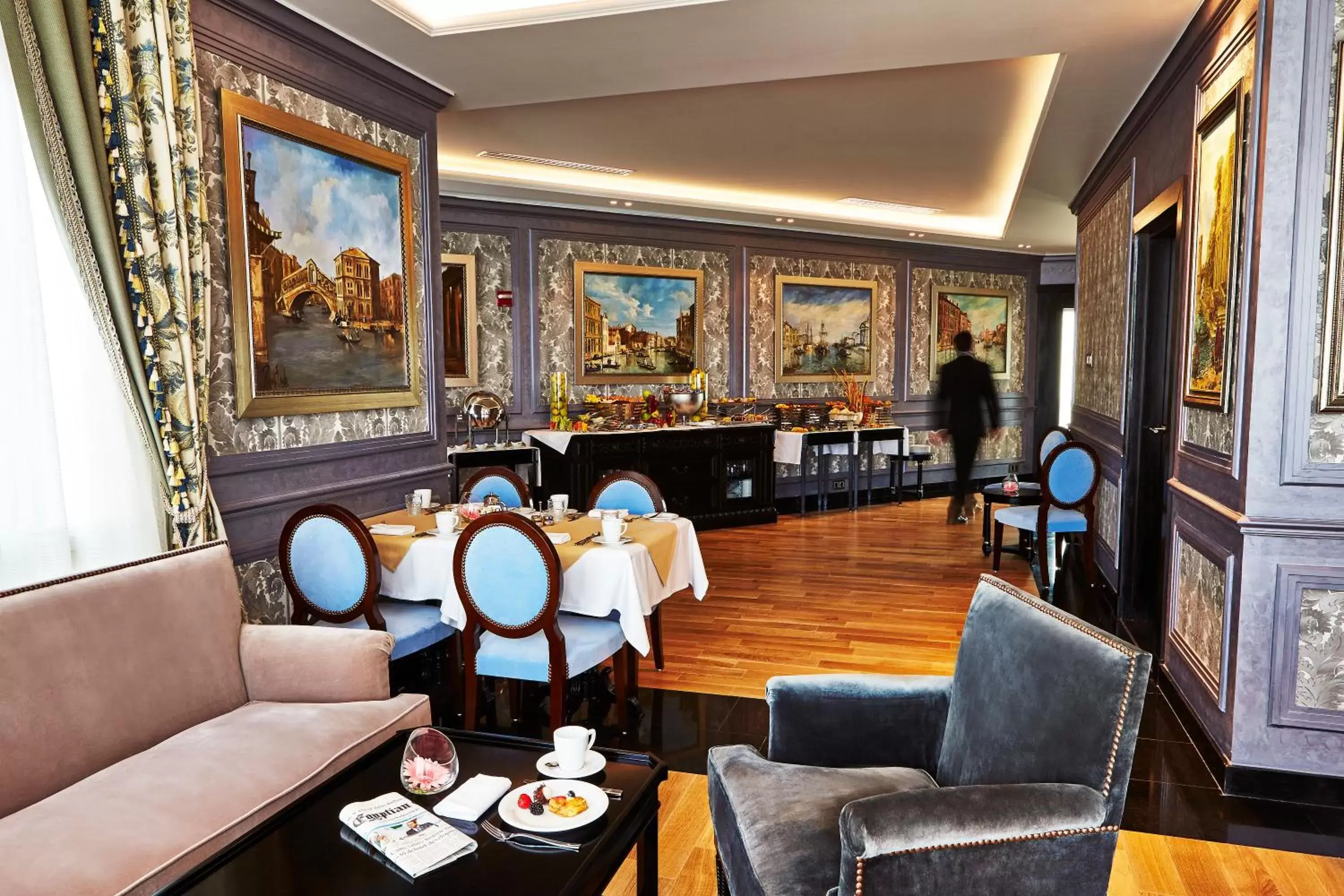Lounge or bar in Royal Maxim Palace Kempinski Cairo