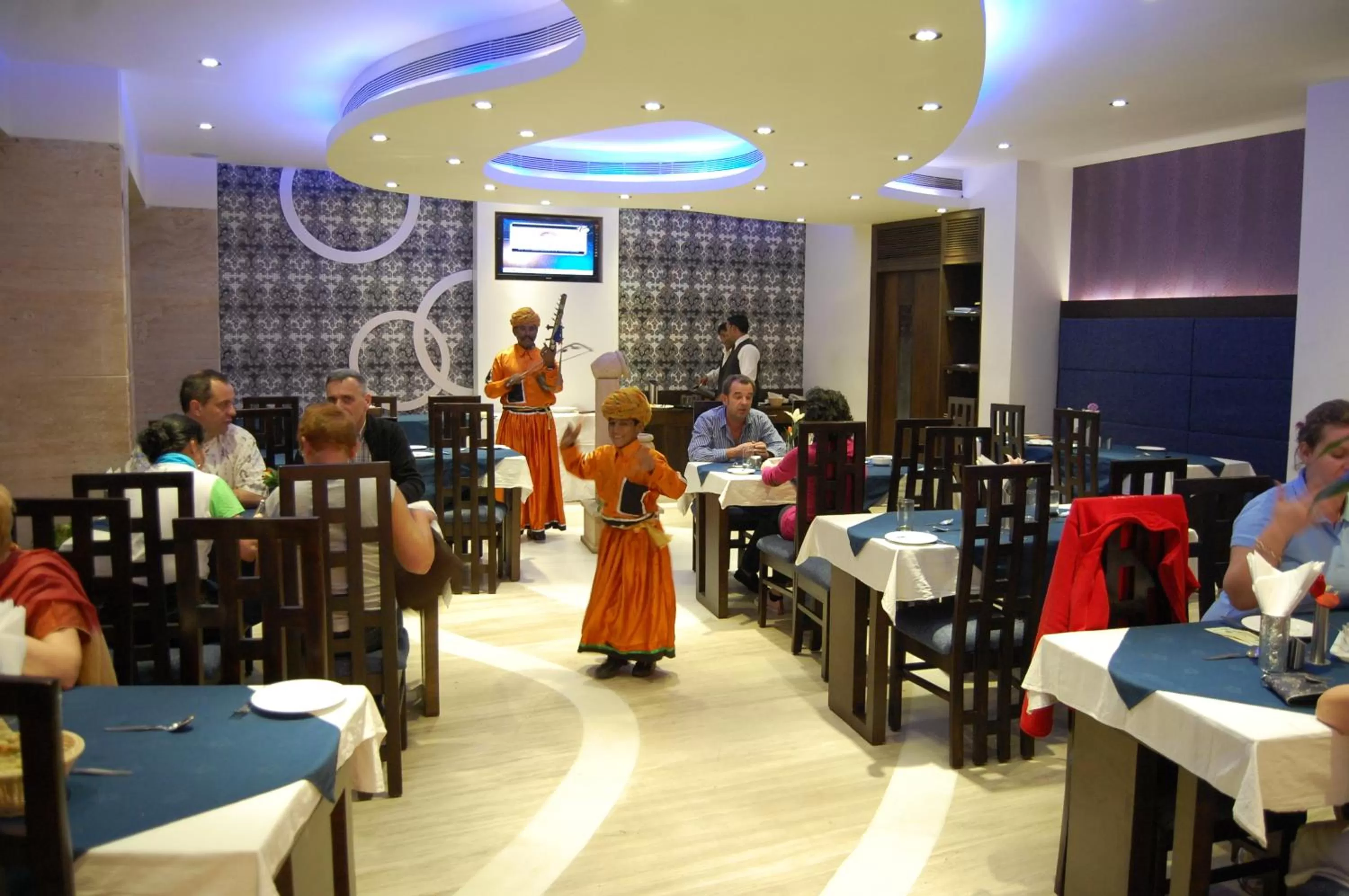 Restaurant/places to eat in Hotel Taj Resorts