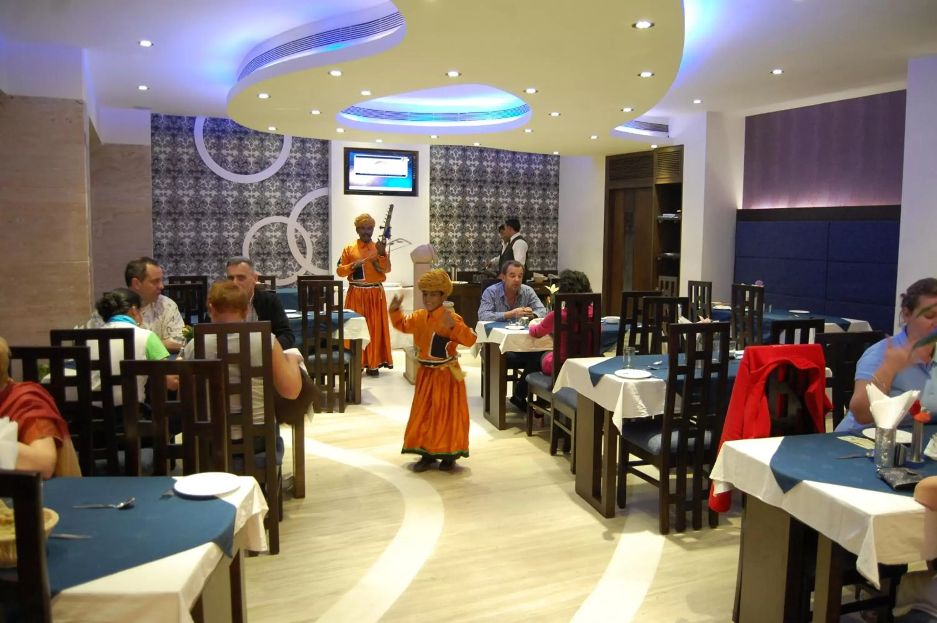 Restaurant/Places to Eat in Hotel Taj Resorts