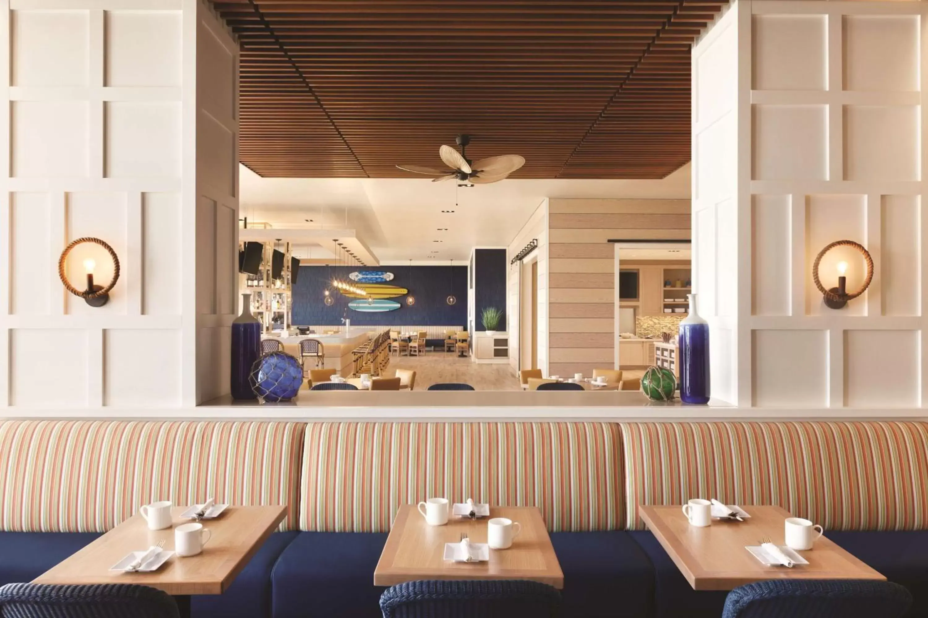 Lobby or reception, Restaurant/Places to Eat in Hyatt House Virginia Beach / Oceanfront