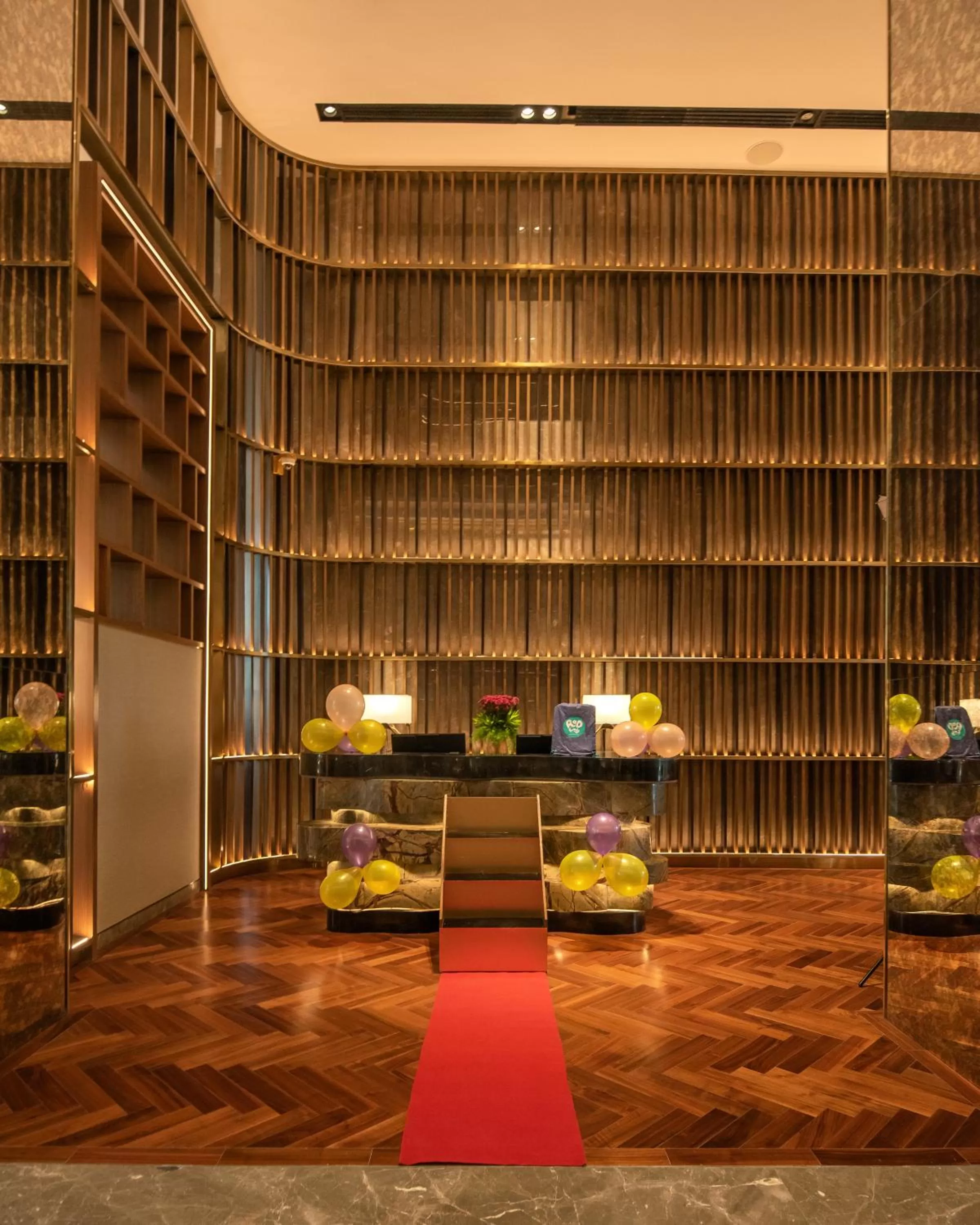 Lobby or reception in Radisson Blu Hotel & Spa, Nashik