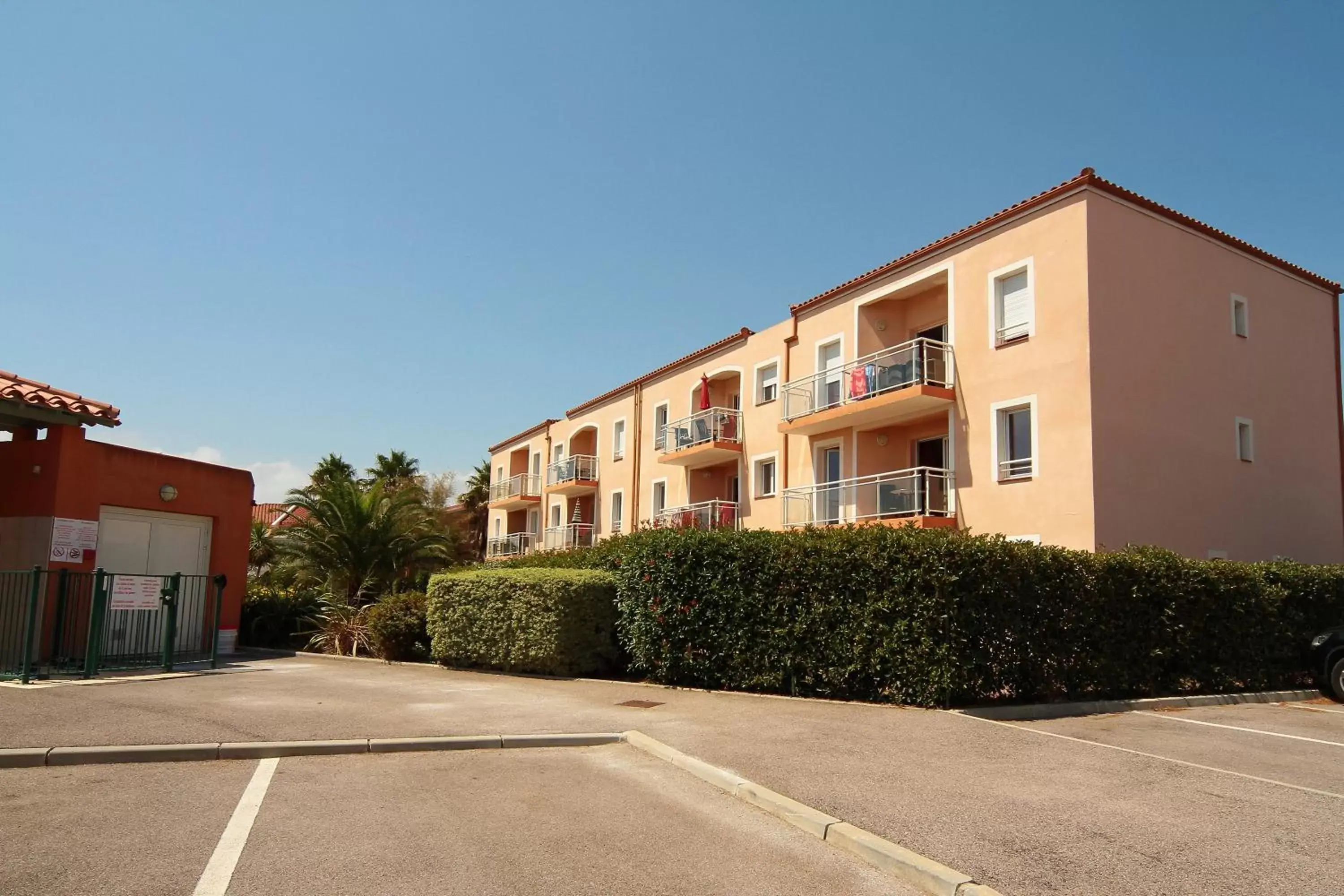 Property Building in Résidence La Pinède