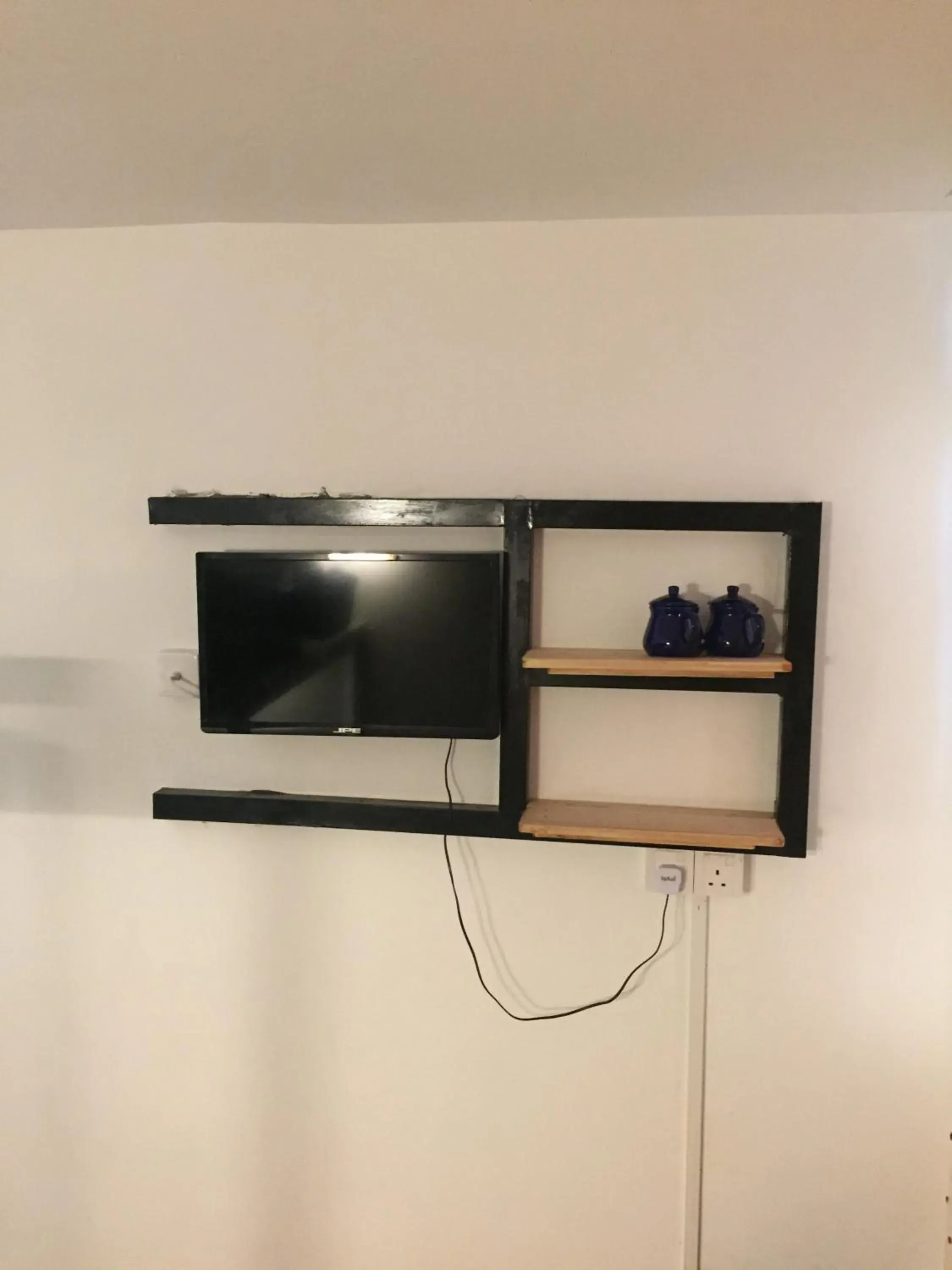 TV and multimedia, TV/Entertainment Center in Hotel N45