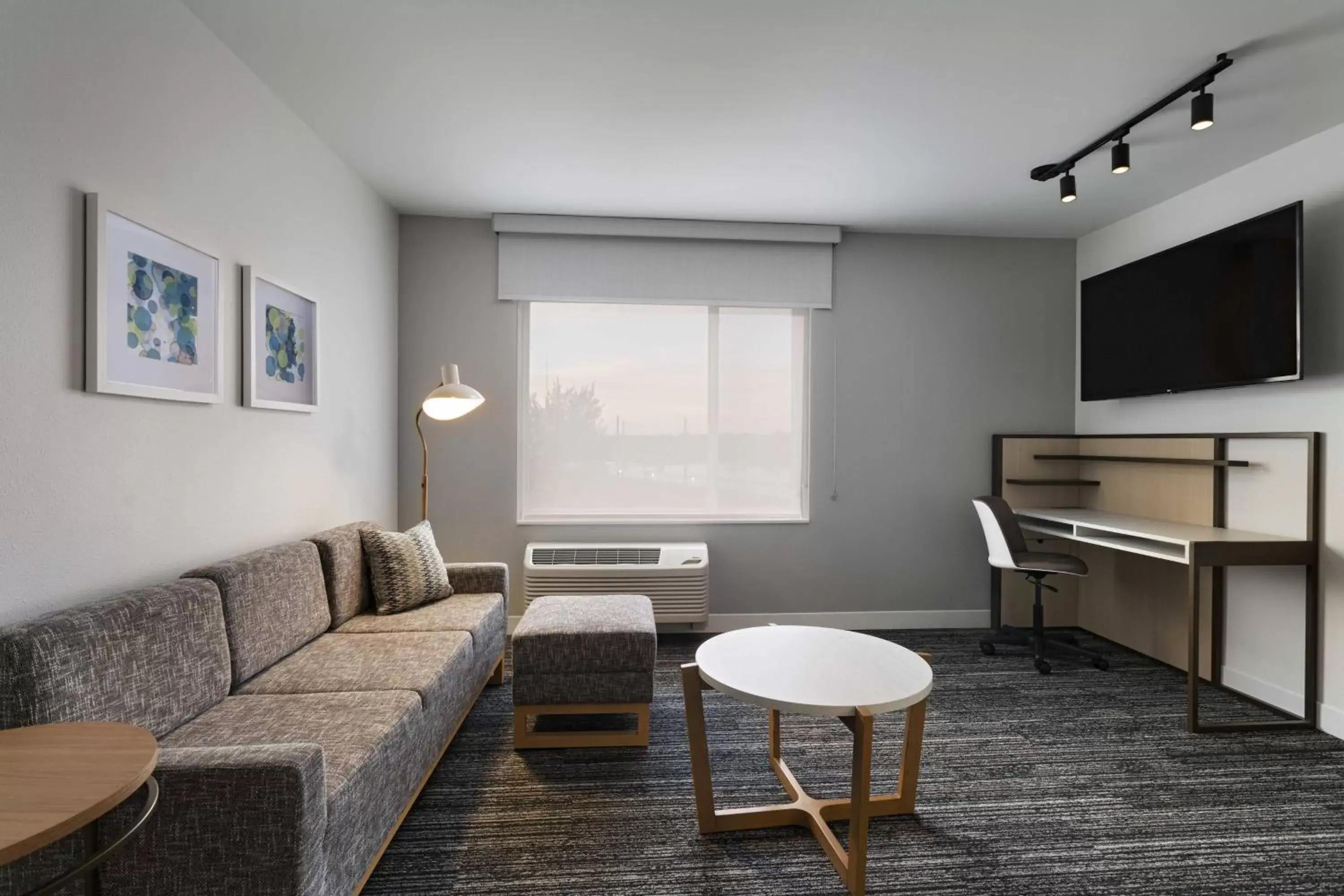 Living room, Seating Area in TownePlace Suites by Marriott Brentwood