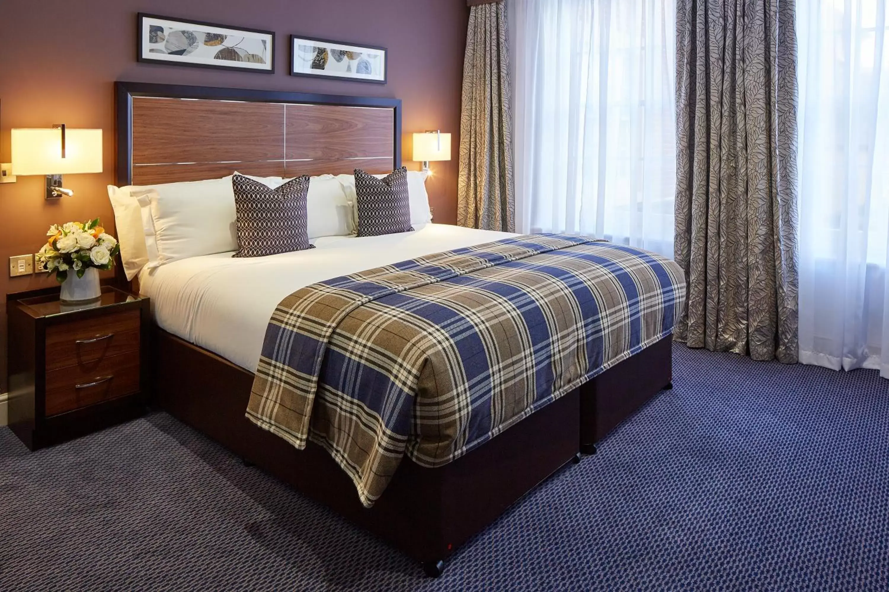 Bed in Sir Christopher Wren Hotel