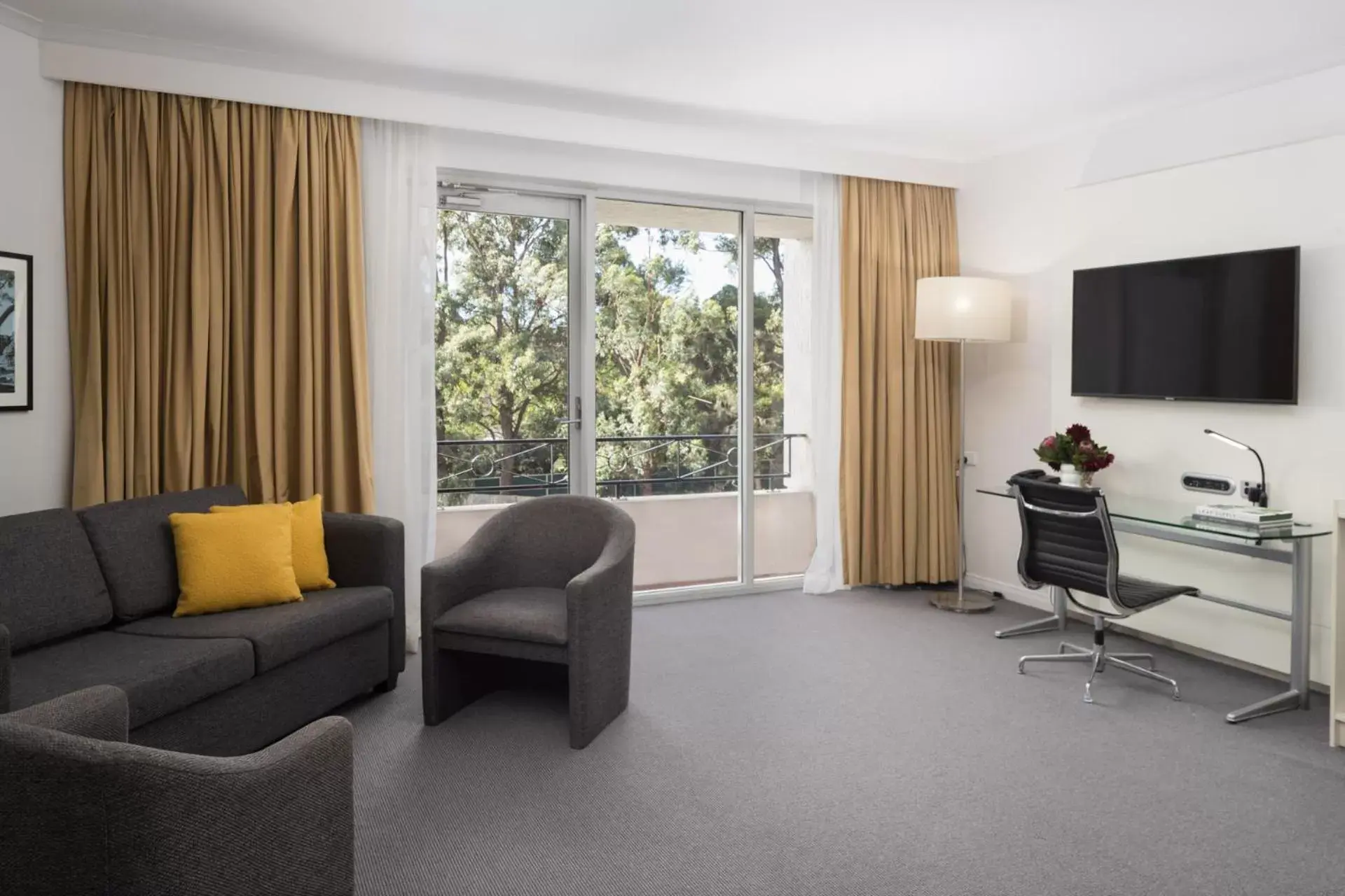 TV and multimedia, Seating Area in Rydges Bankstown