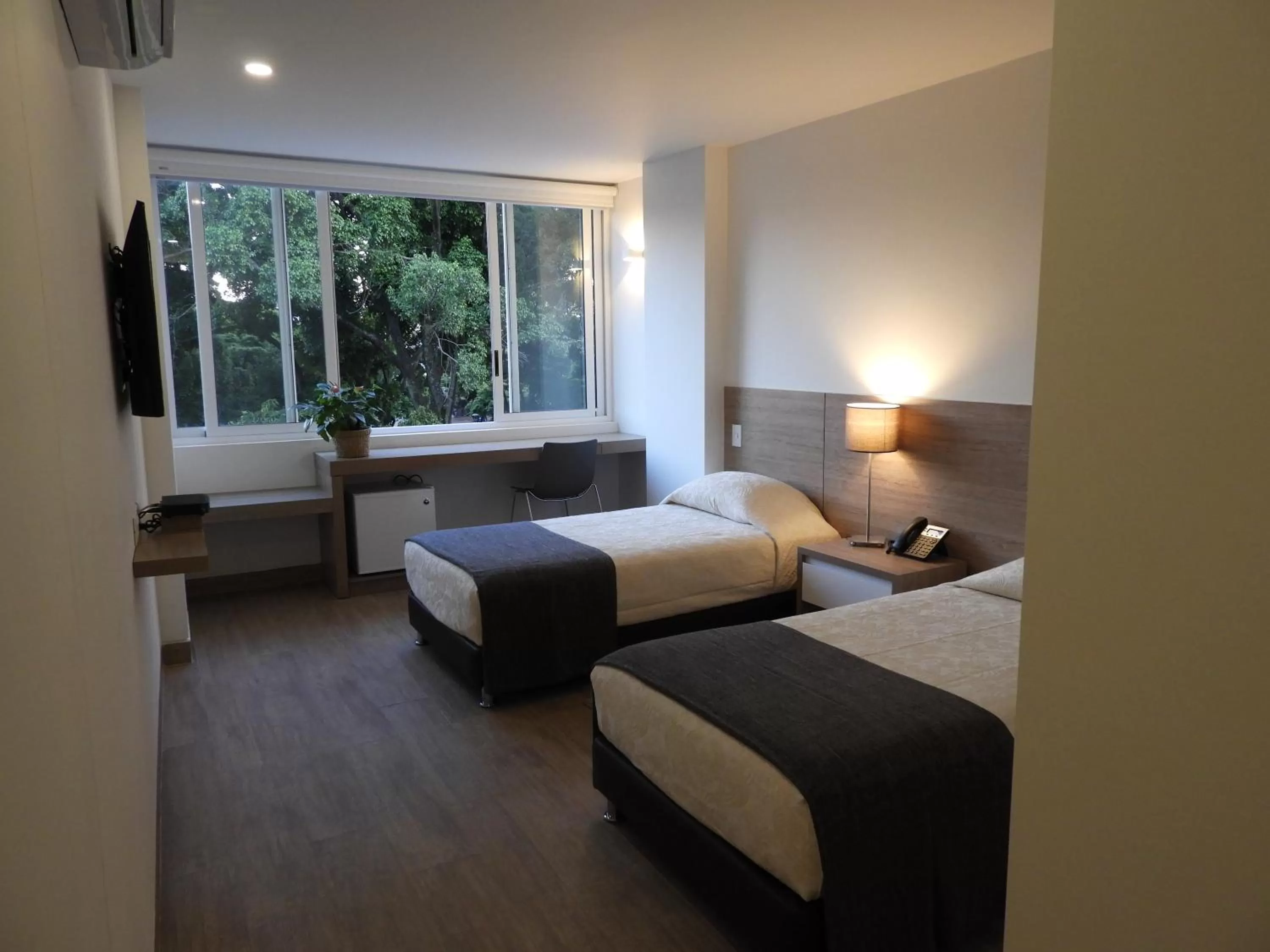 Bedroom, Bed in Park V