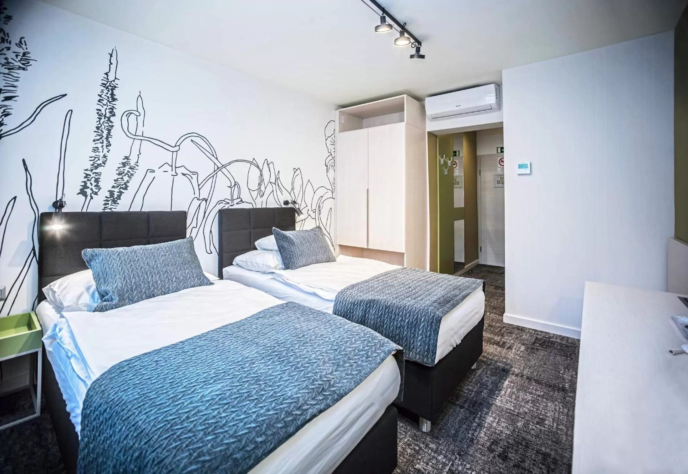 Bed in Piccolo Panzió Vendéglő Vinoteca