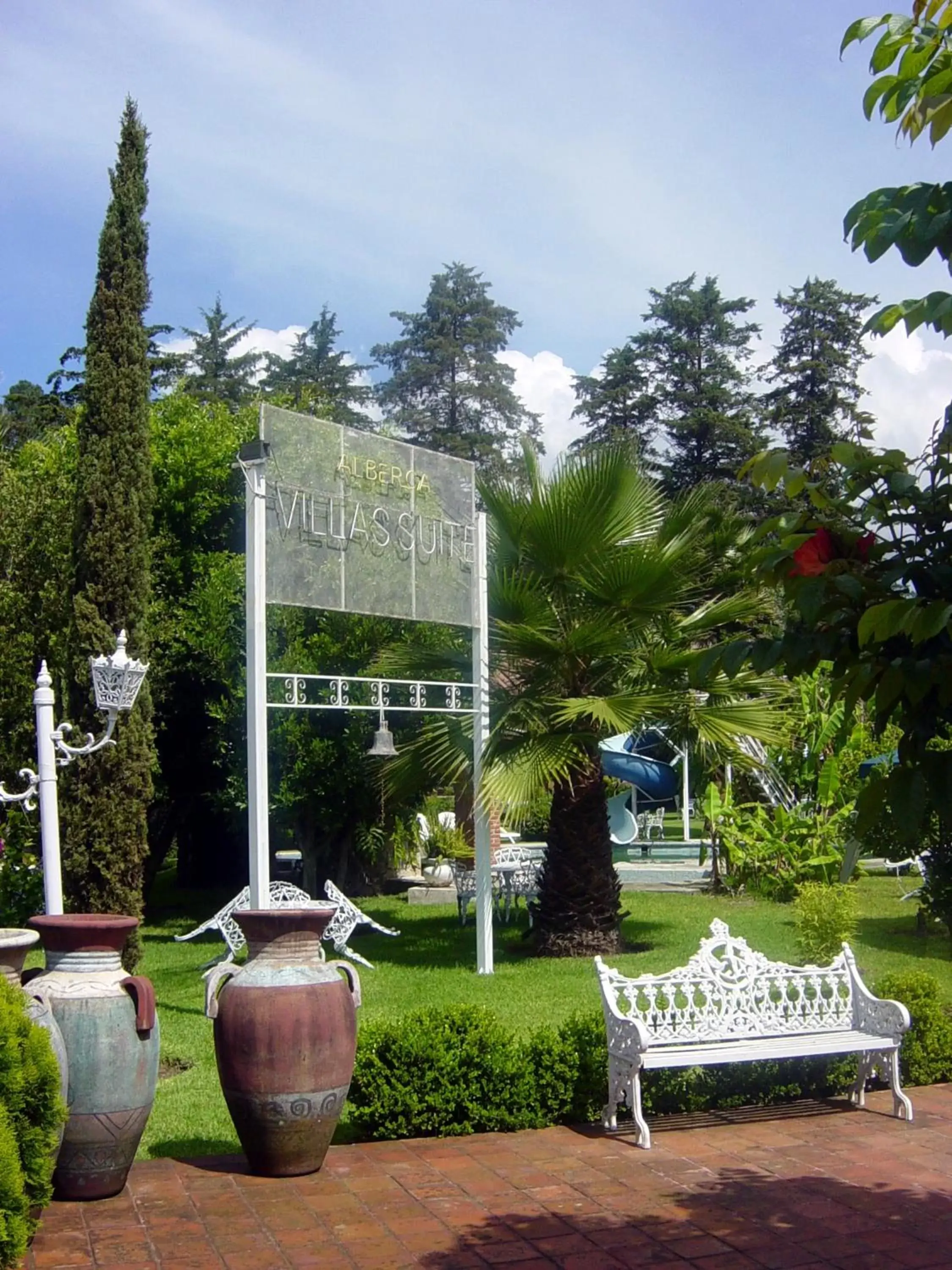 Garden in Hotel Villa Monarca Inn