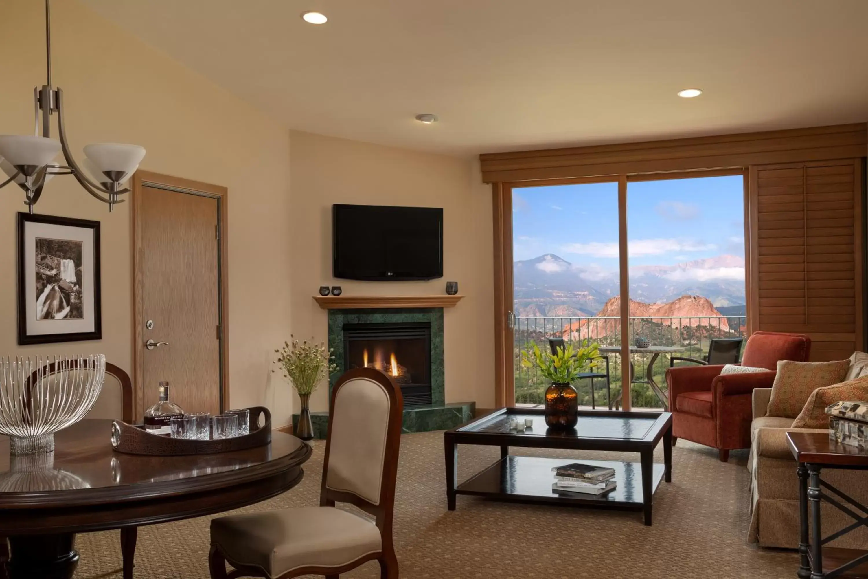 Seating Area in Garden of the Gods Club & Resort