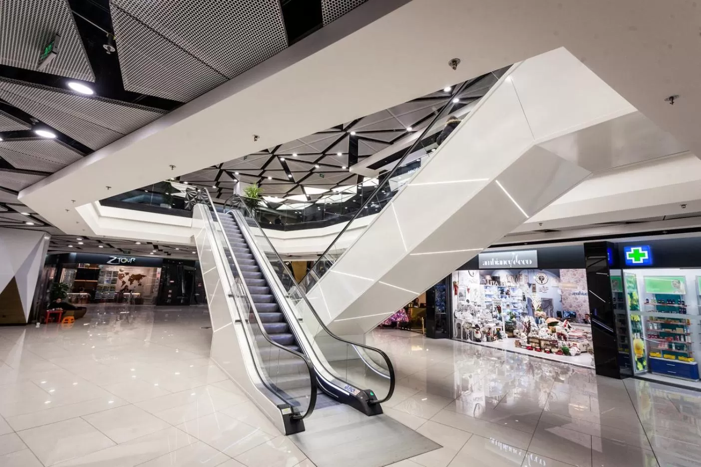 On-site shops in Hotel Platinia