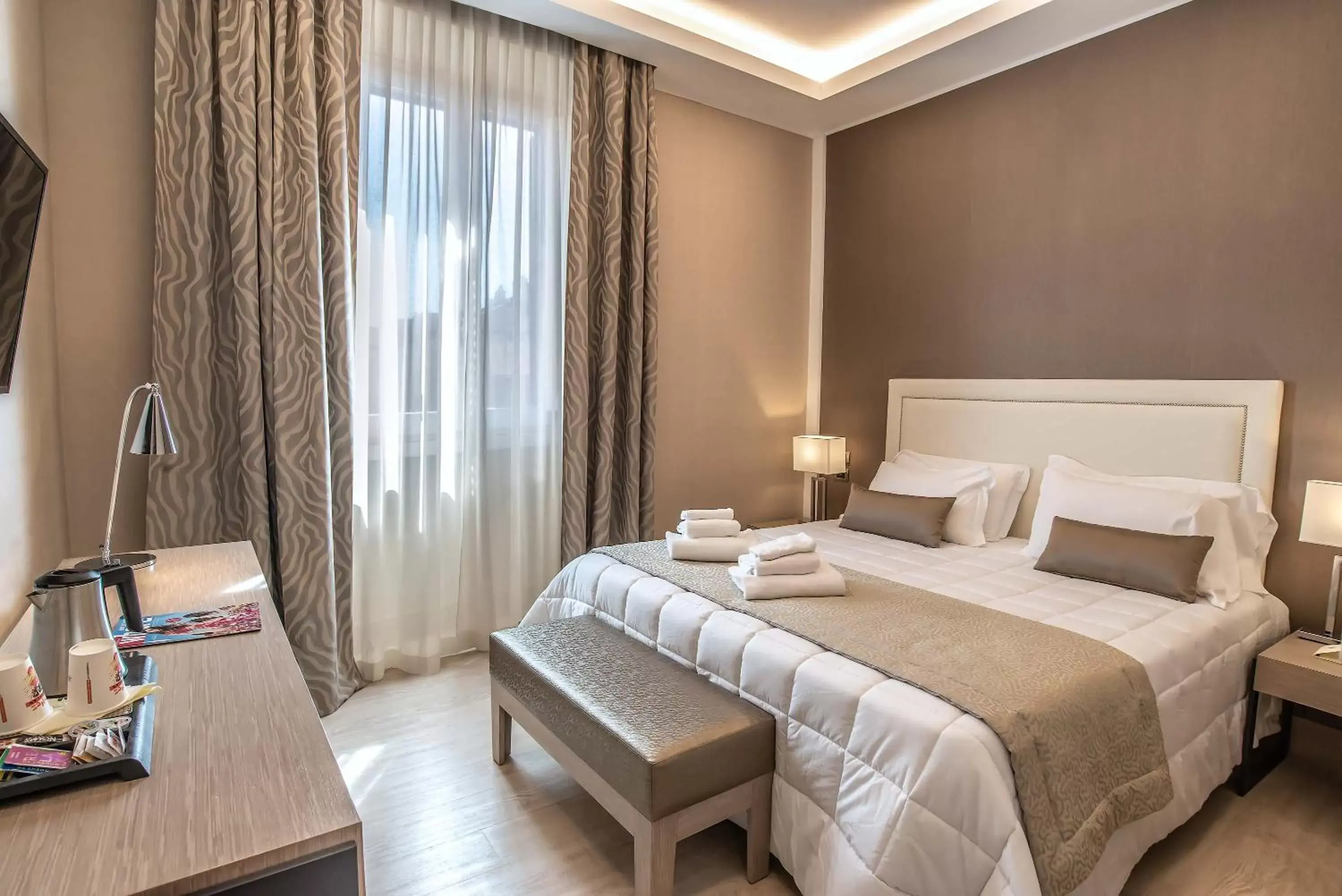 Bedroom, Bed in Hotel Genova