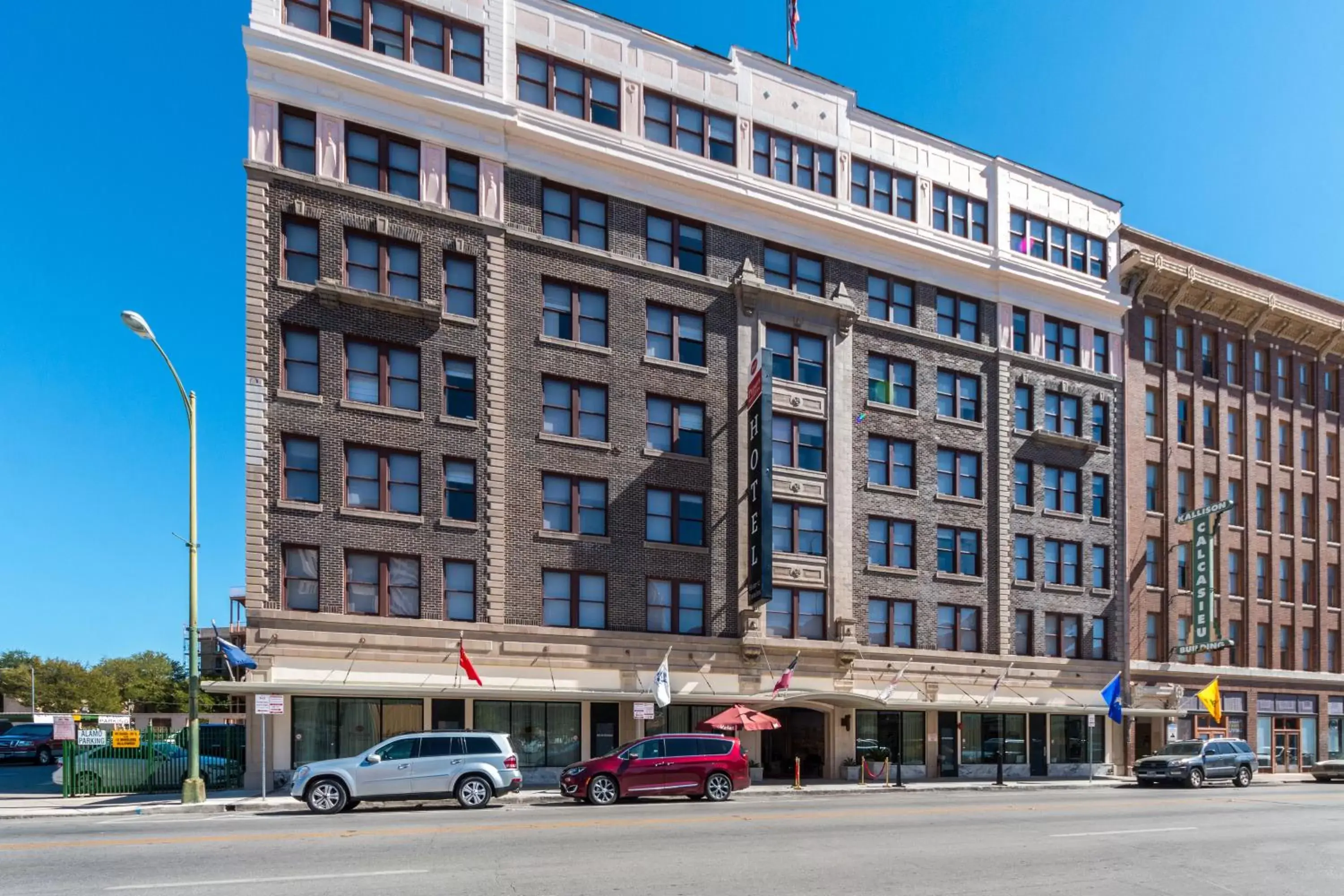 Property Building in Best Western Premier Historic Travelers Hotel Alamo/Riverwalk