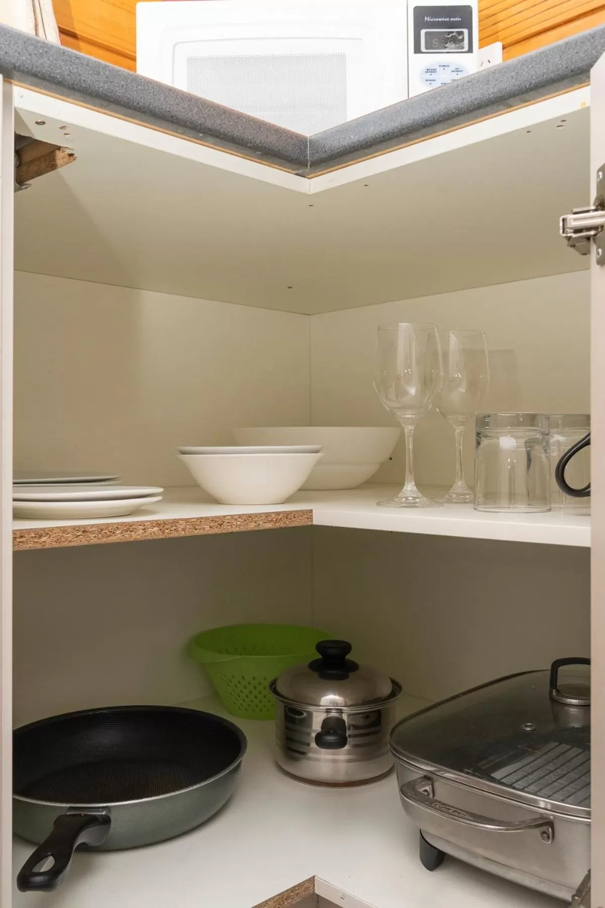 Kitchen or kitchenette in Tudor Park Motel Spacious with kitchens 1 minute walk to restaurant and shopping centre and Gisborne Hospital