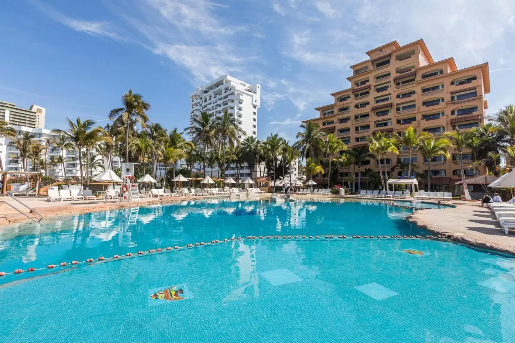 Swimming Pool in Costa de Oro Beach Hotel