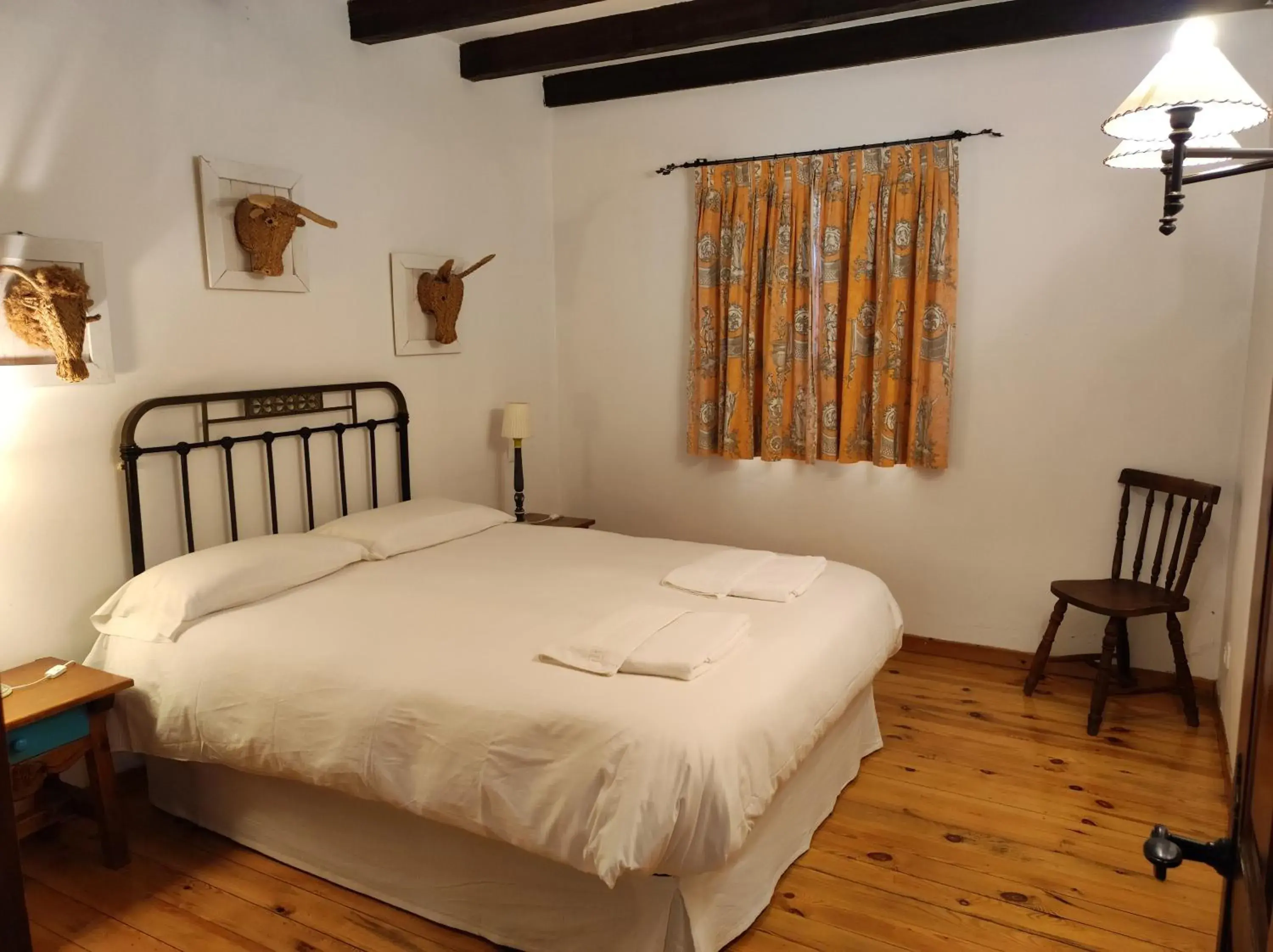 Bedroom, Bed in Viviendas Rurales El Covaju
