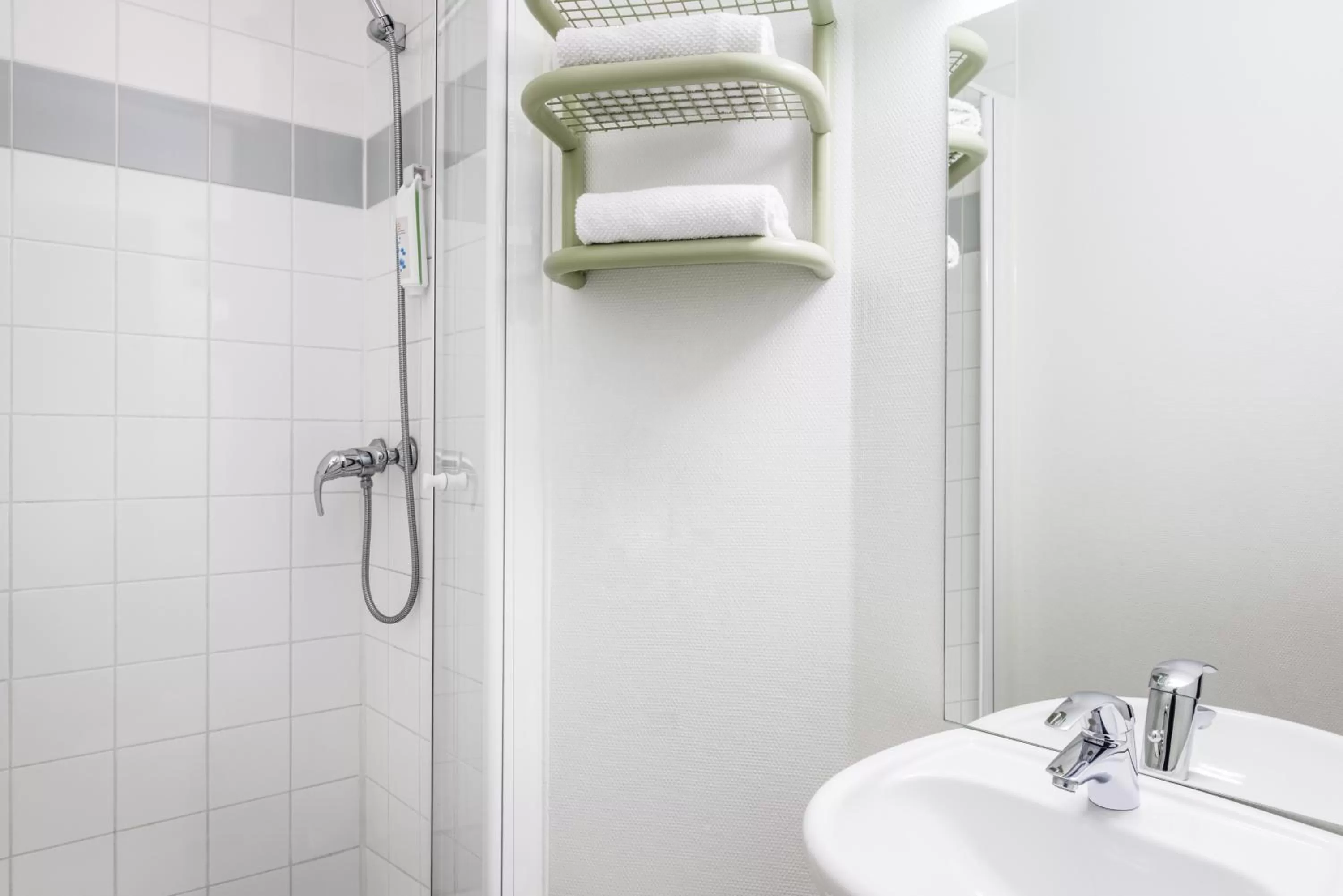 Shower in ibis budget Antwerpen Centraal Station